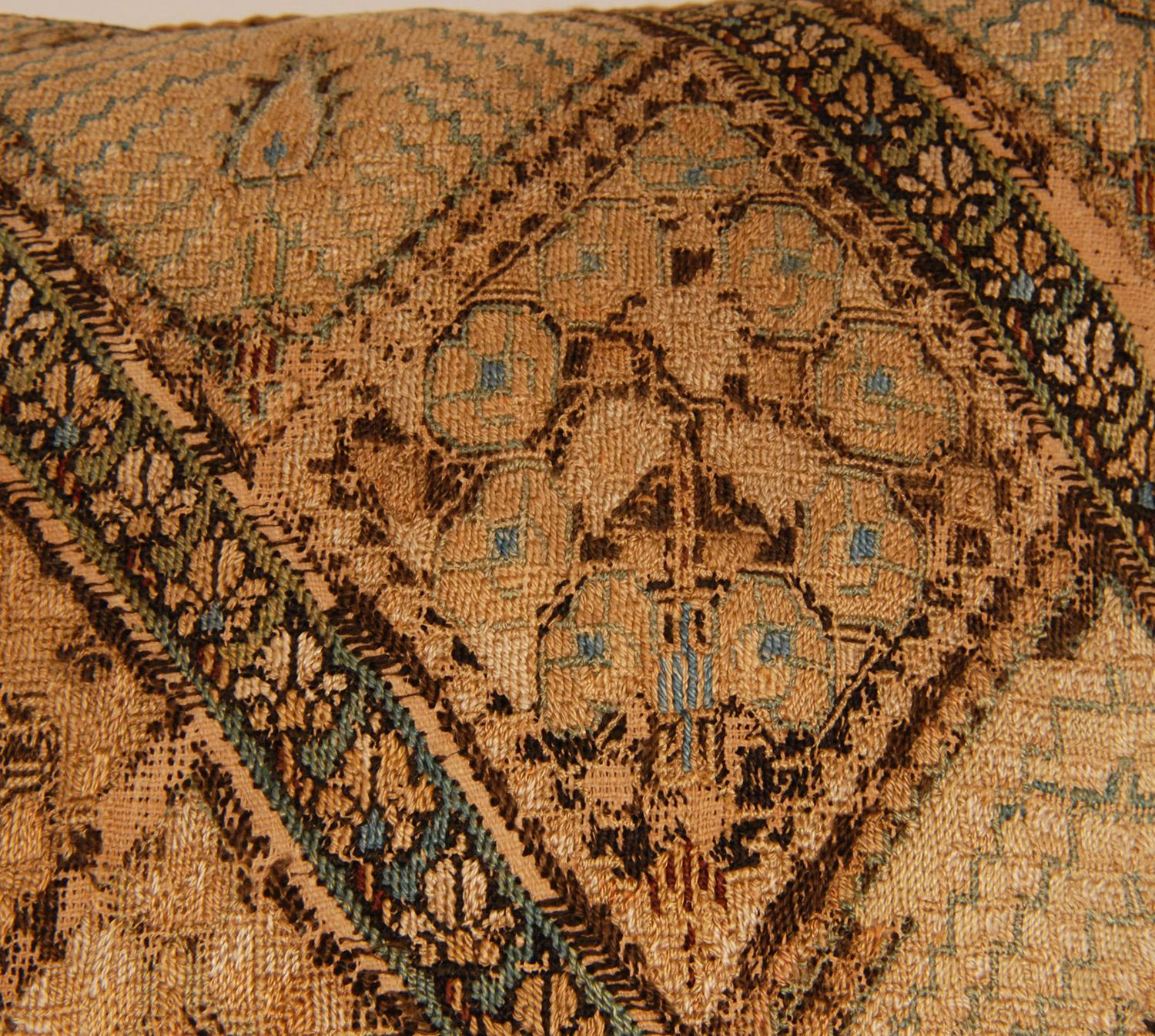 17th Century Ottoman Pillow Silk Embroidered Cushion Textile Islamic Art In Good Condition For Sale In Wommelgem, VAN