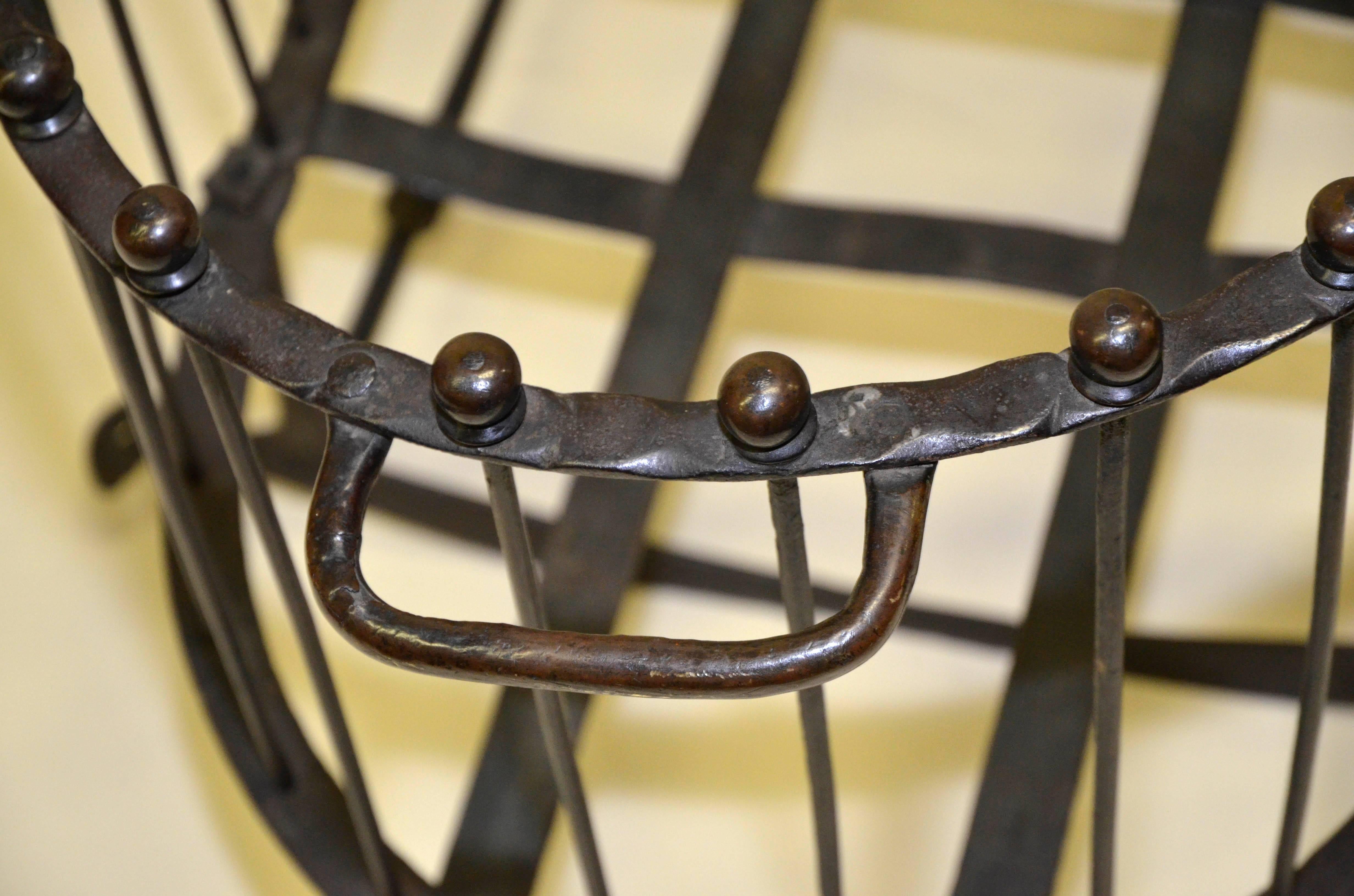 17th Century Outstanding Iron and Bronze Cradle from the North of Italy For Sale 3