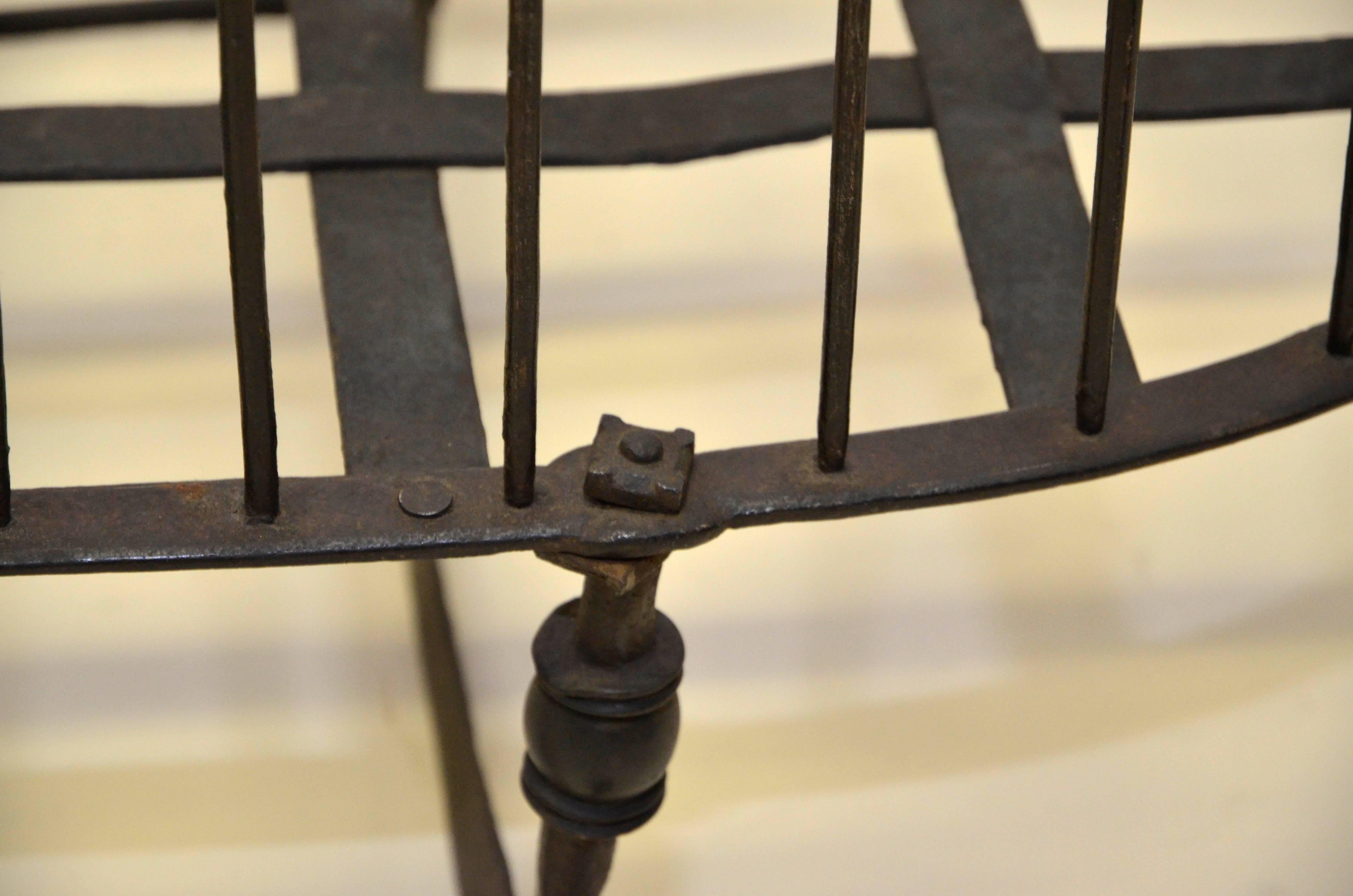 17th Century Outstanding Iron and Bronze Cradle from the North of Italy For Sale 1