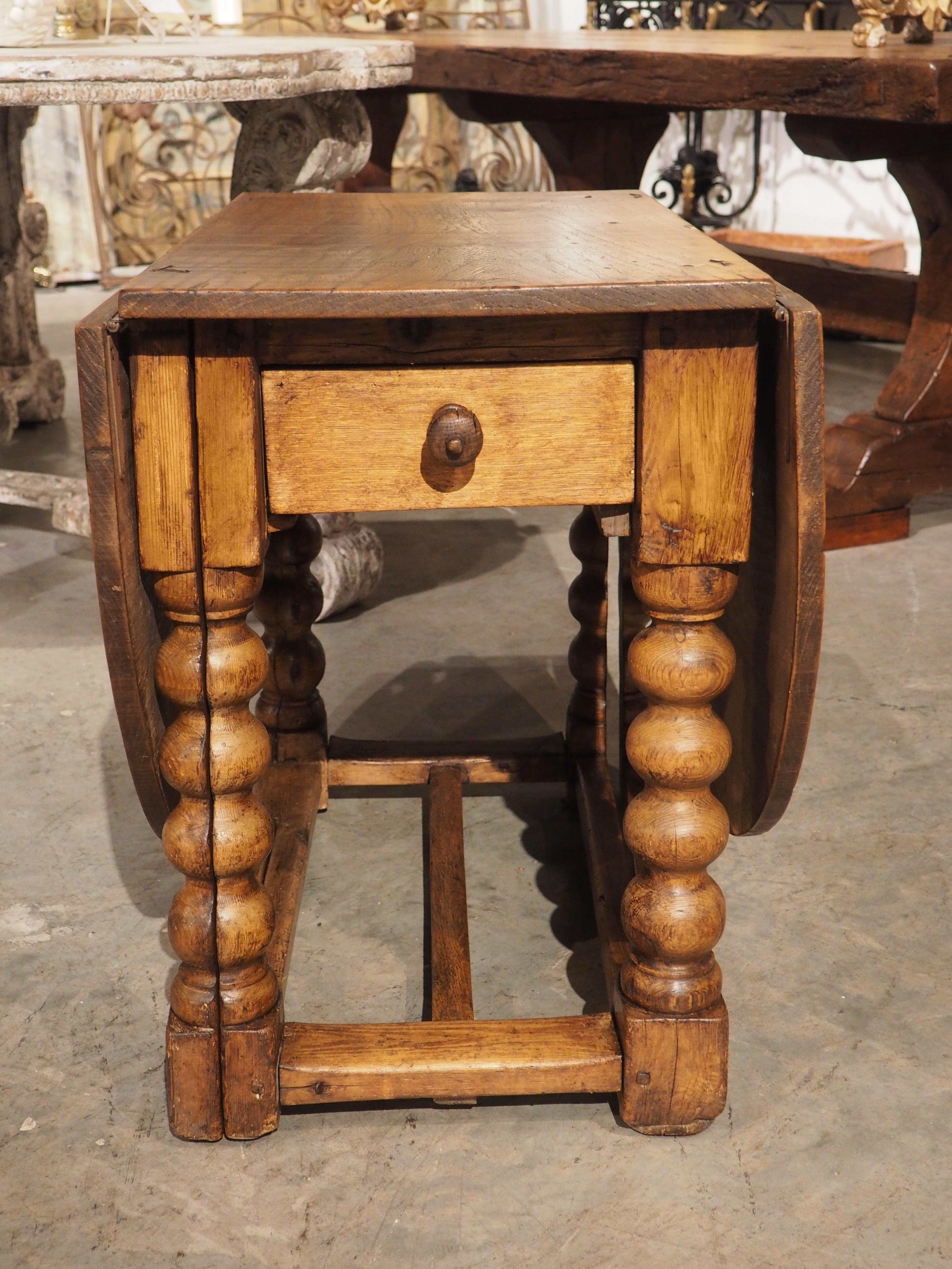 17th Century Oval Gate Leg Table from England 3