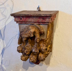 17th Century Pair of Carved and Gilded Wooden Mensulae with Birds