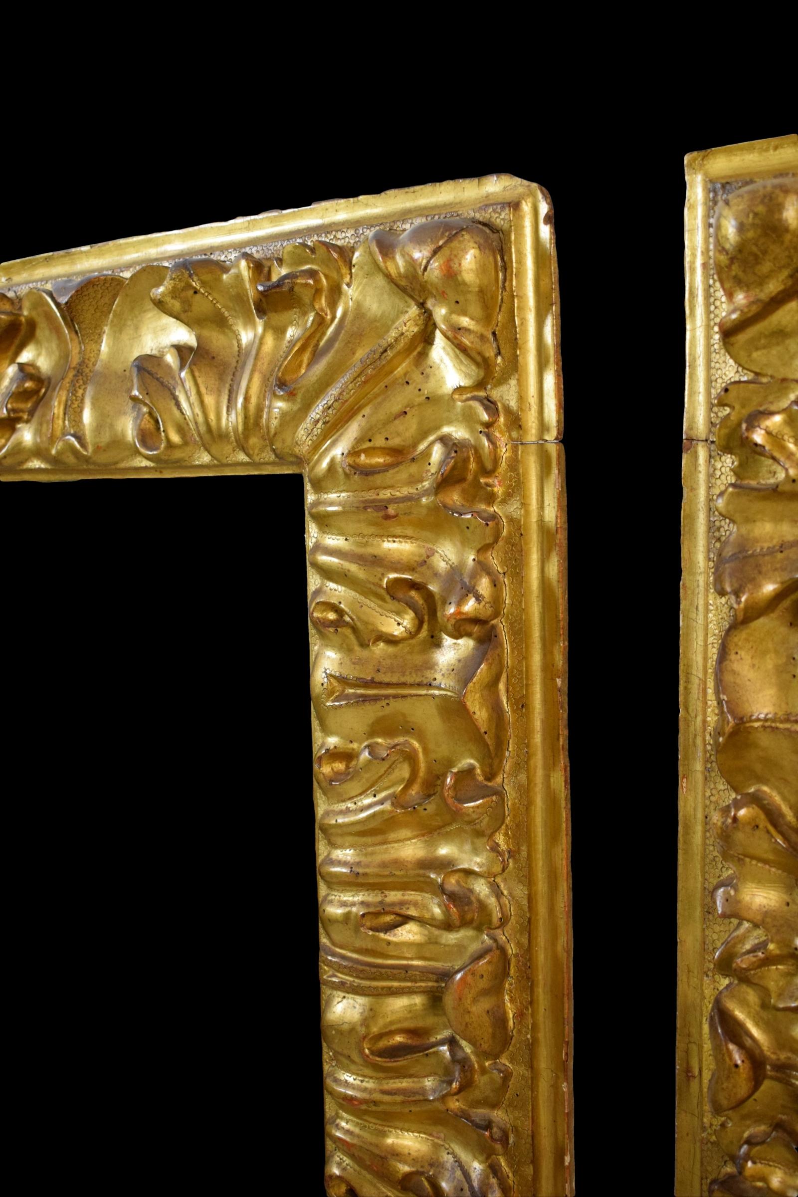 17th Century, Pair of Italian Carved Giltwood Frames 6