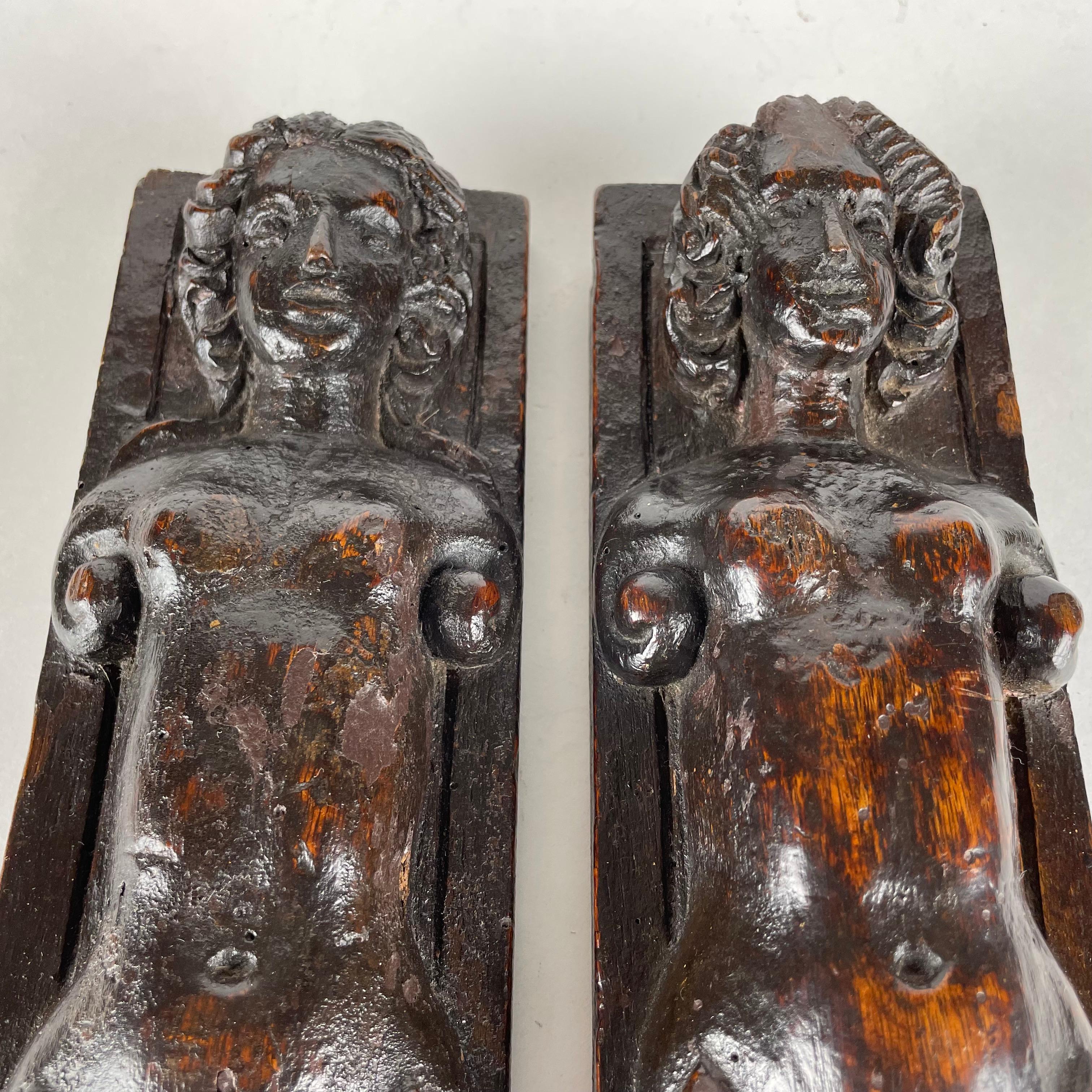 17th Century Pair of Italian Caryatids Hand-Carved Walnut Female Figures For Sale 1