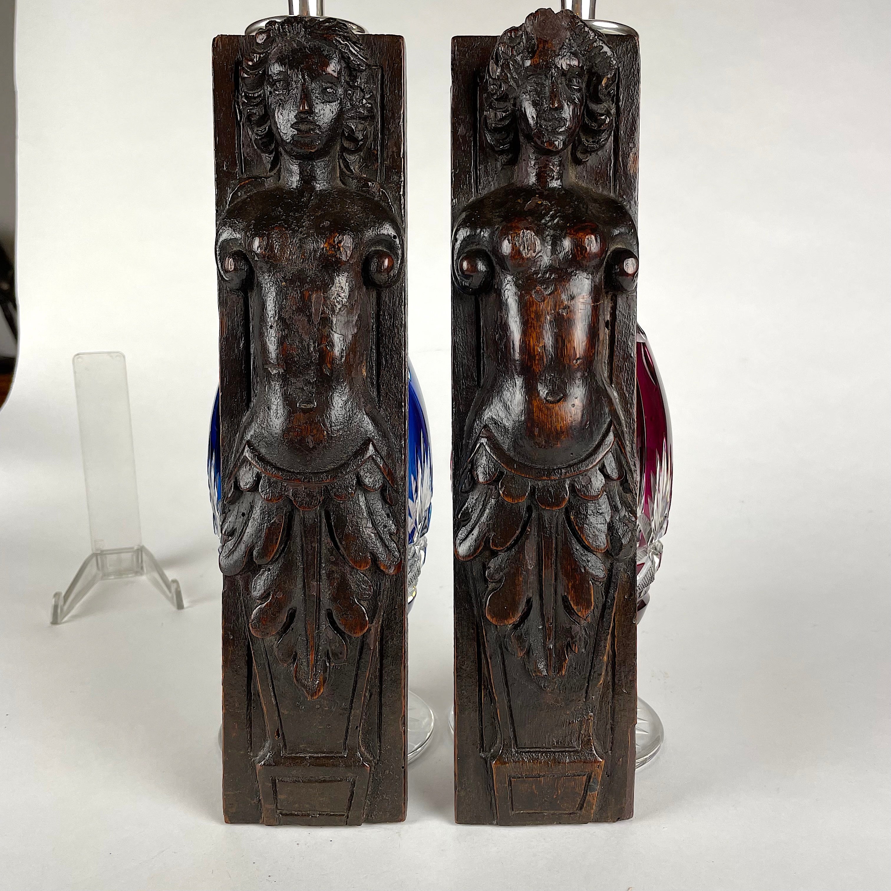 17th Century Pair of Italian Caryatids Hand-Carved Walnut Female Figures For Sale 5