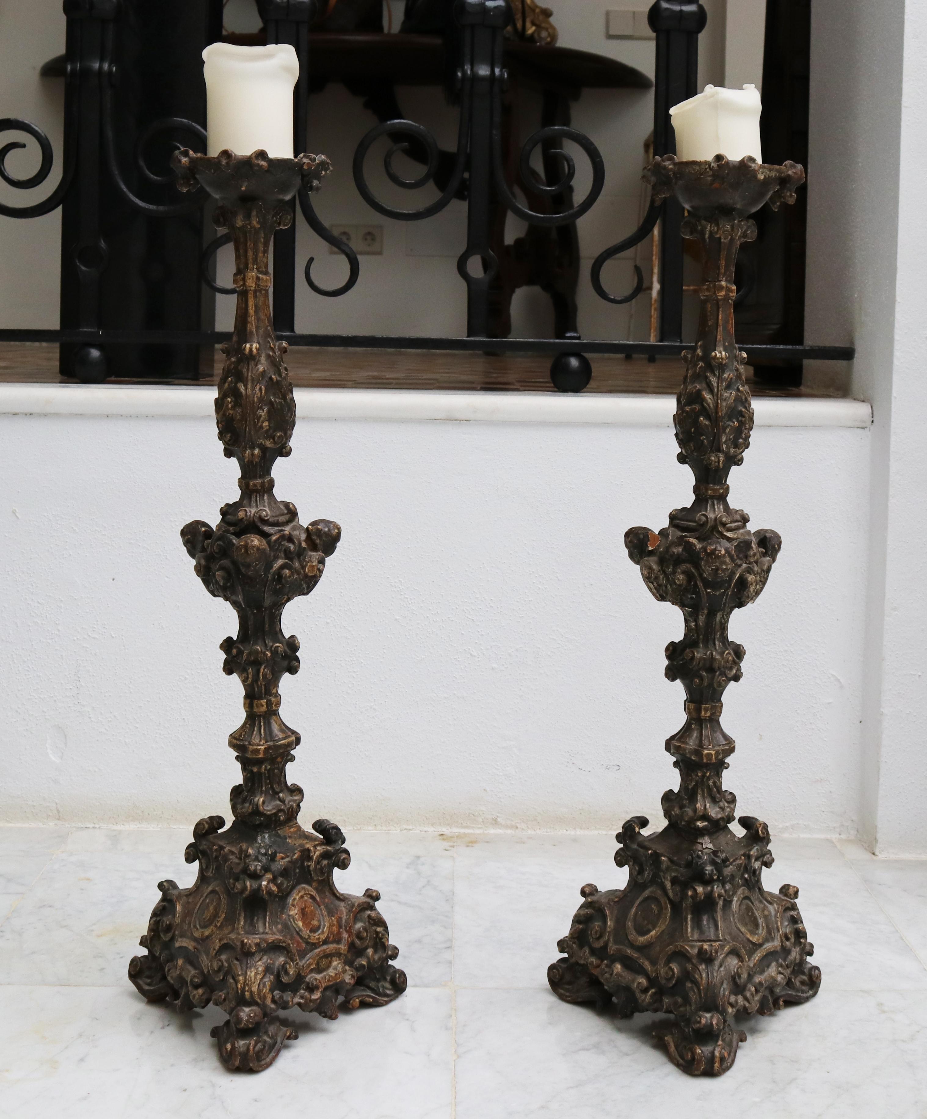 Polychromed 17th Century Pair of Italian Wooden Pricket Sticks For Sale