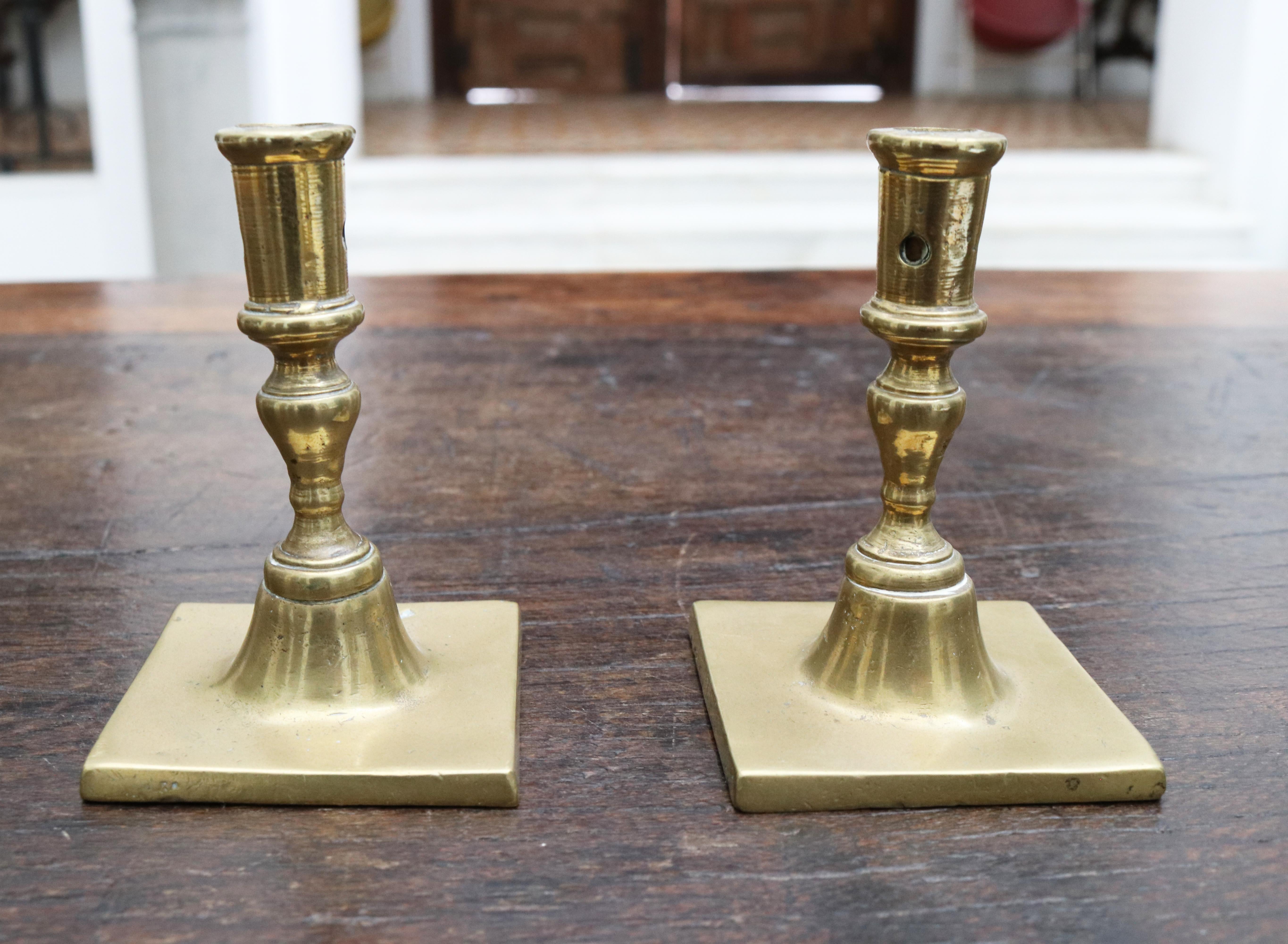 17th Century Pair of Spanish Brass Candlesticks In Good Condition In Marbella, ES