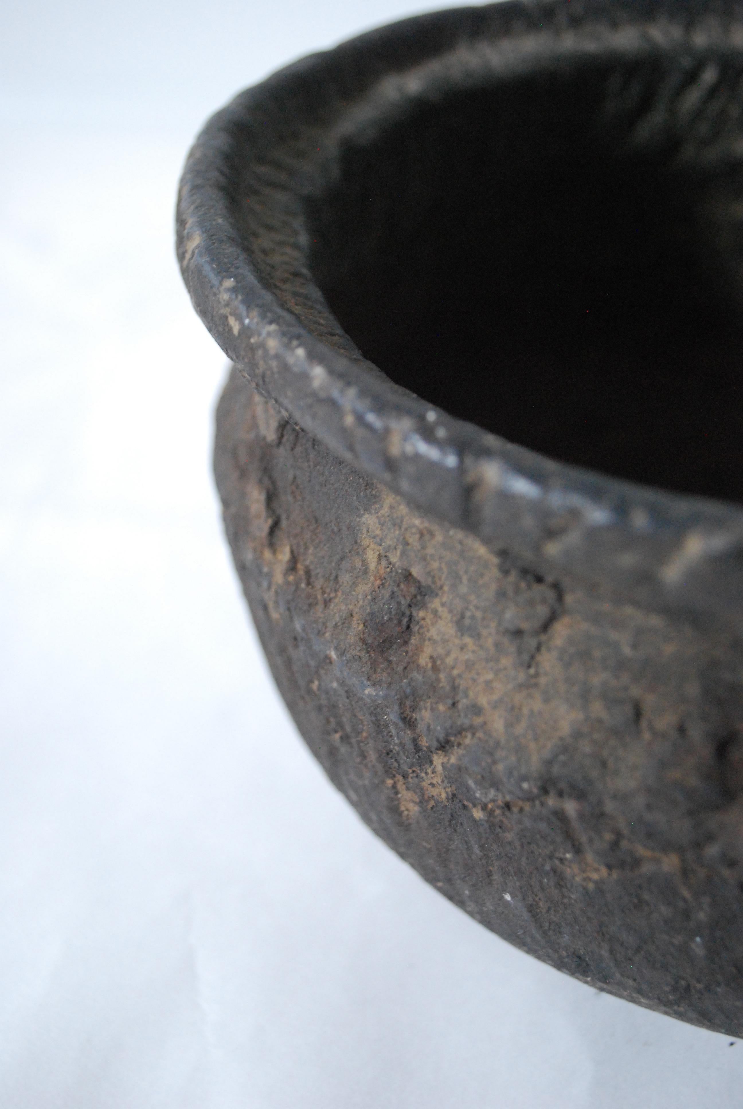 17th Century Pakistani Cooking Pot In Good Condition In Chicago, IL