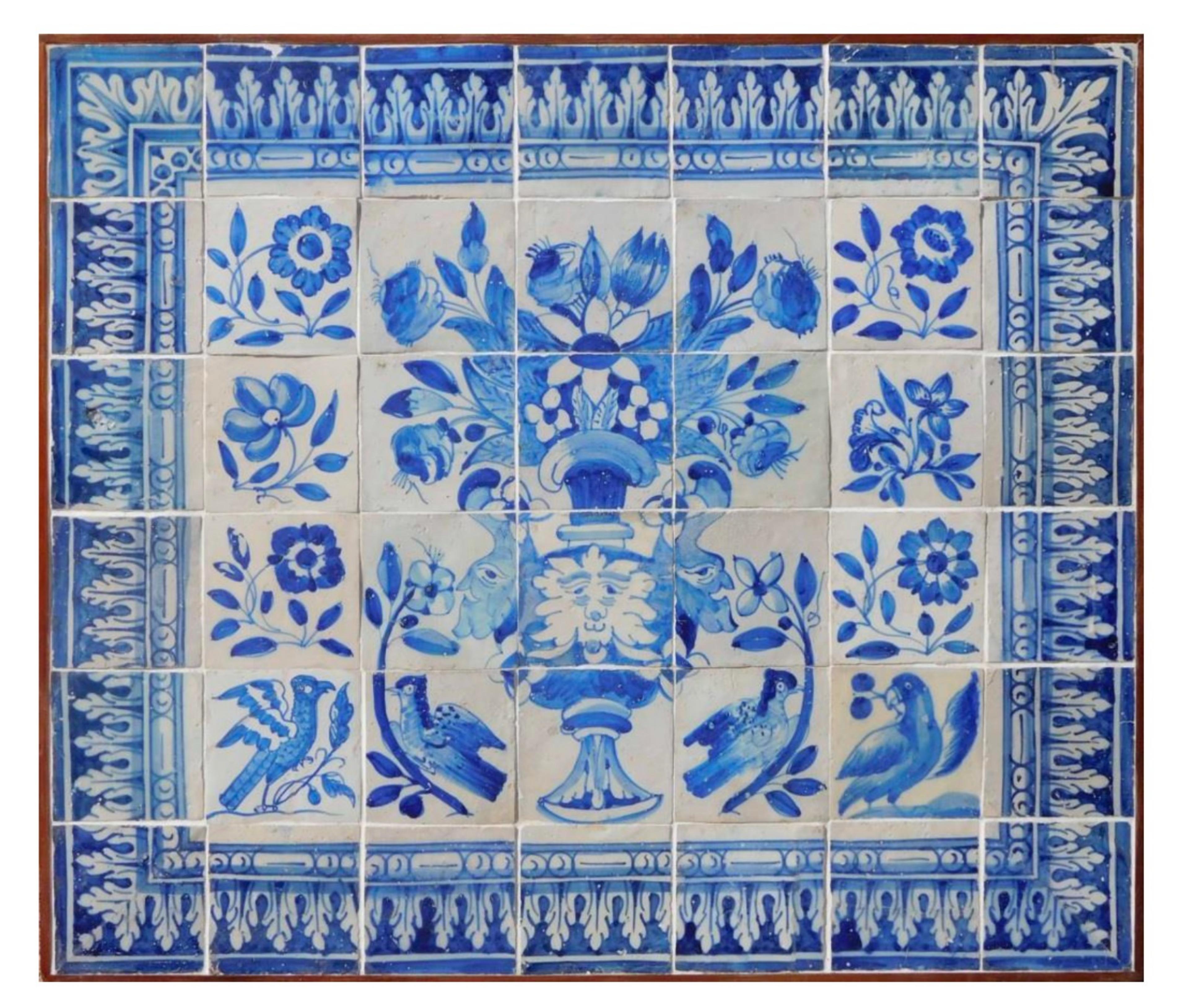Portugiesische „ Azulejos“-Vase „Tafel“ aus dem 17. Jahrhundert (Handgefertigt) im Angebot