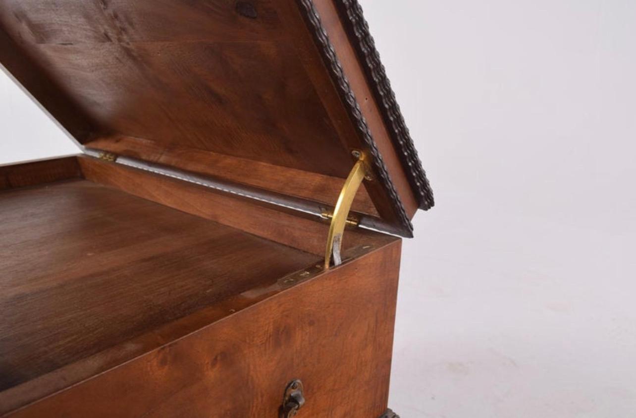 17th Century Portuguese Cutlery Chest Made in Mahogany For Sale 1
