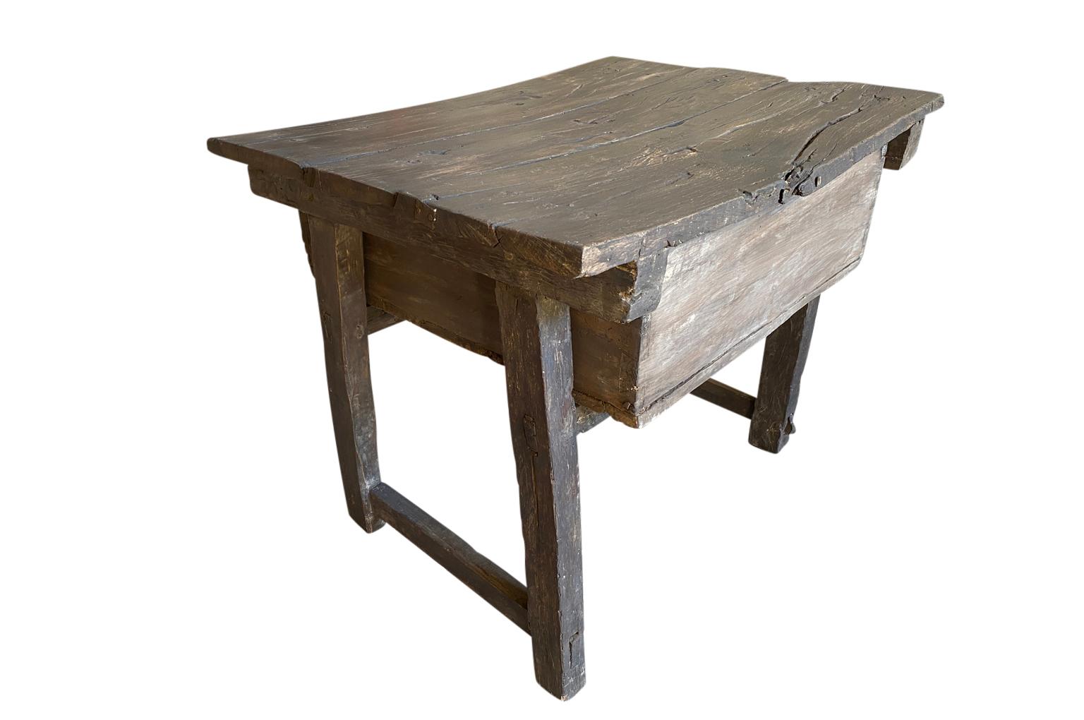 17th Century Portuguese Side Table For Sale 2