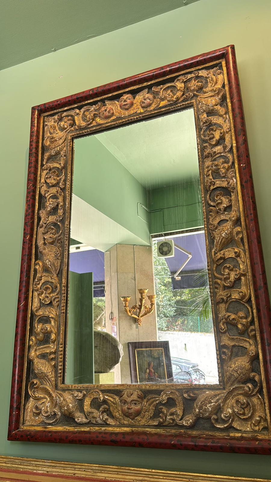 Miroir en bois portugais du 17e siècle en vente 5