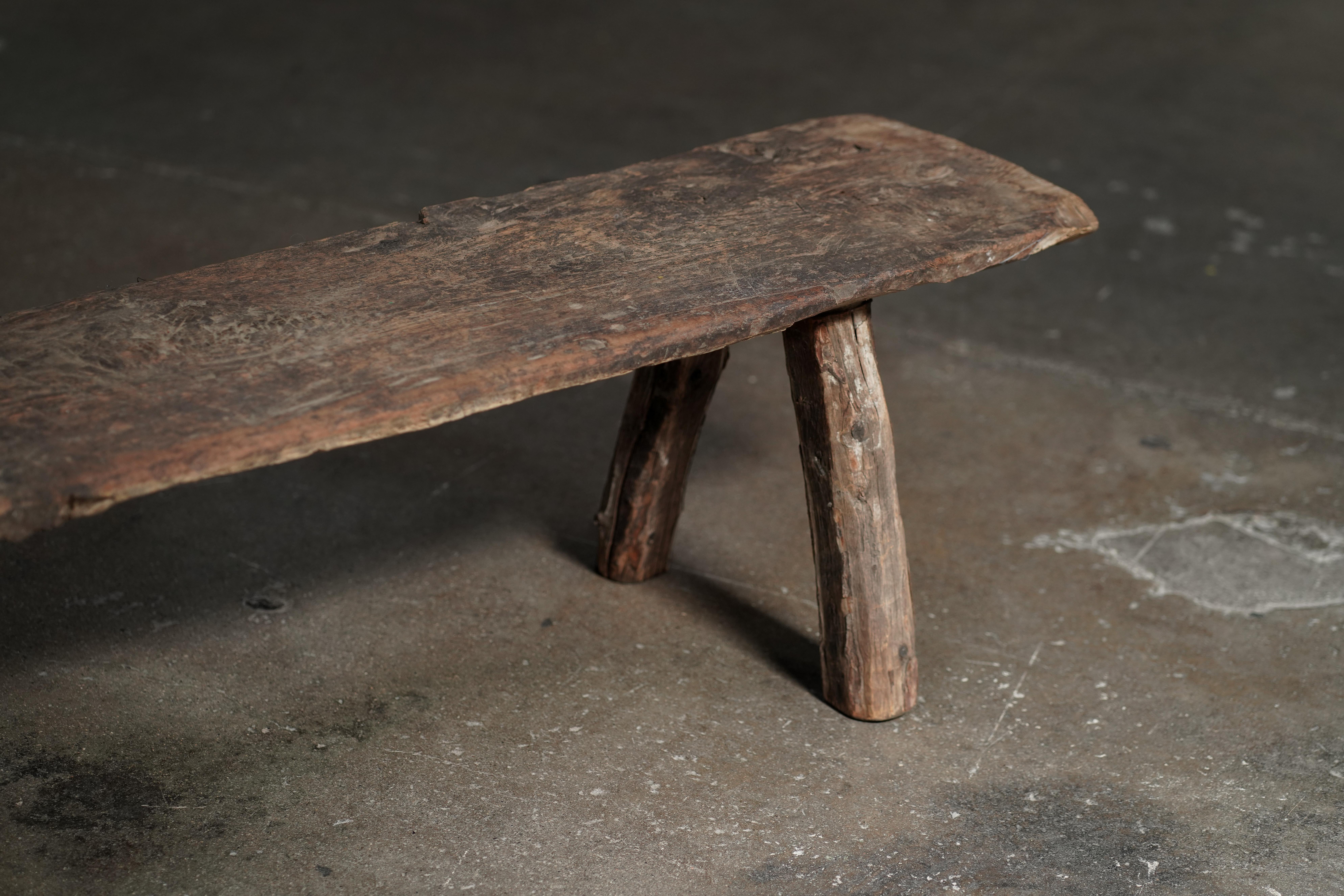 Banc Primitif Français du 17ème siècle Bon état - En vente à Los Angeles, CA