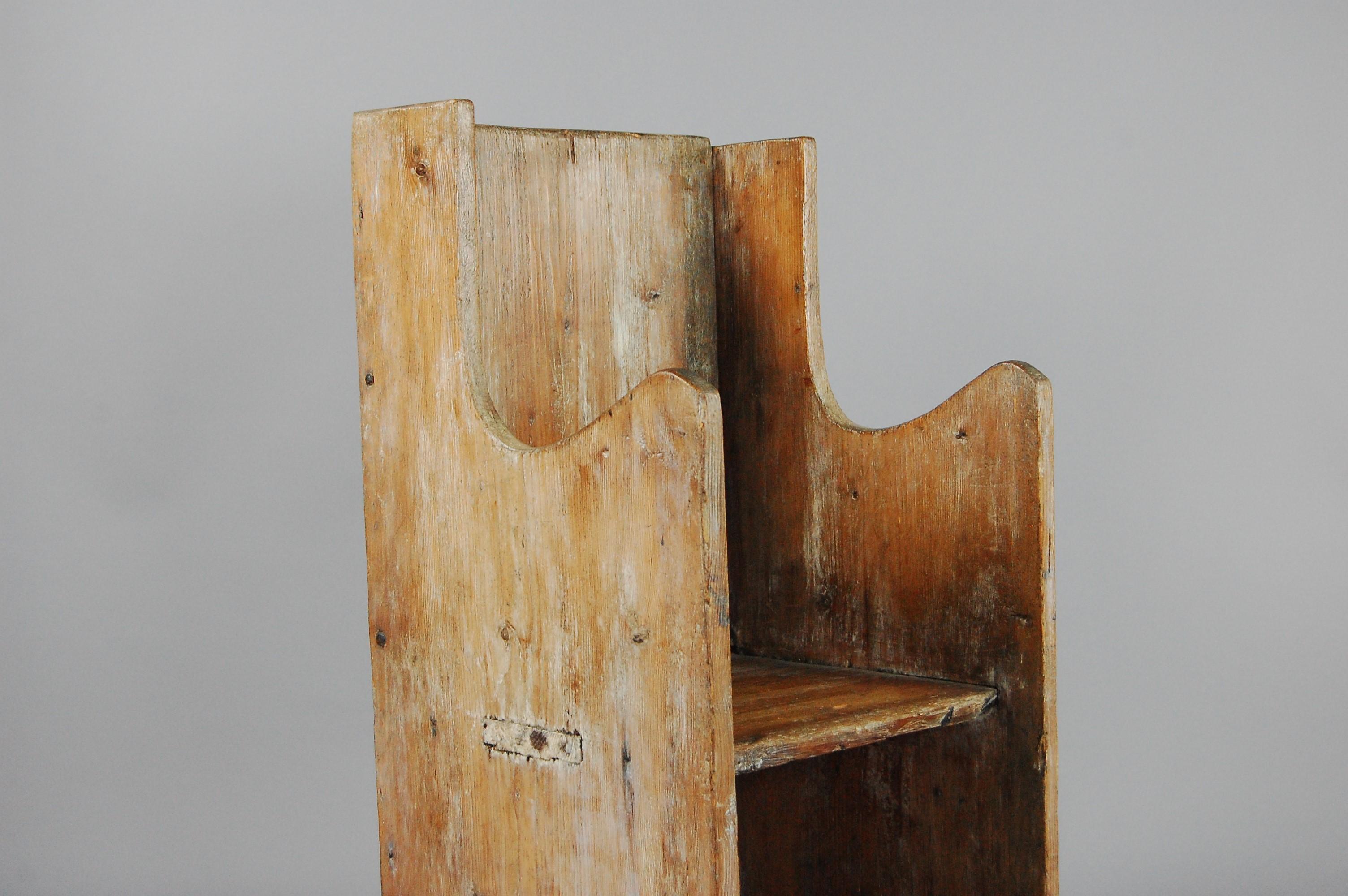 17th Century Primitive Plank Armchair In Fair Condition In Pease pottage, West Sussex
