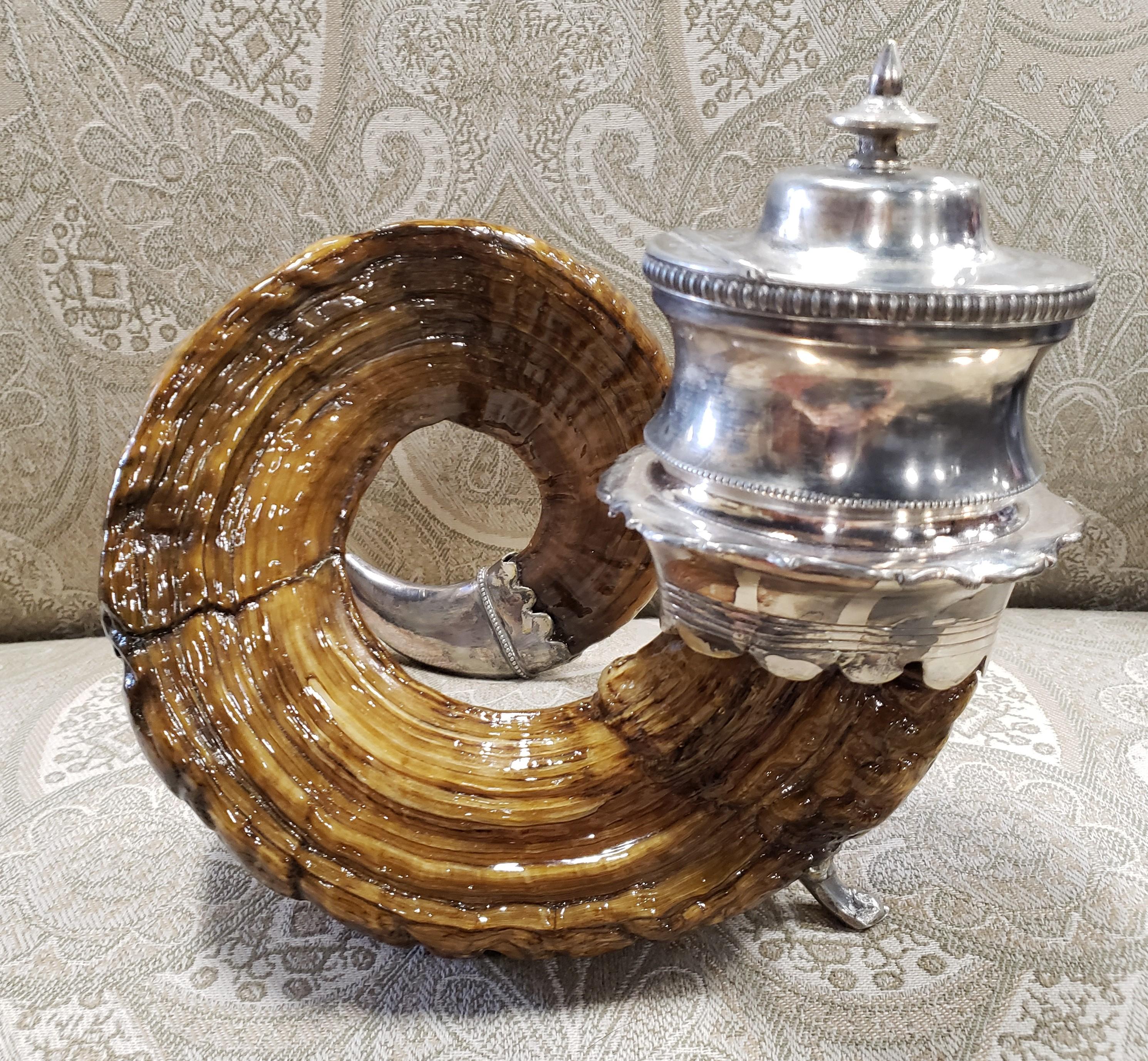 17th Century Ram Horn Snuff Box and Inkwell In Good Condition In Pawleys Island, SC