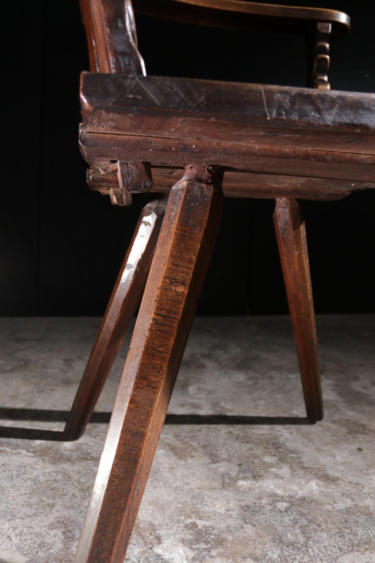 17th Century Renaissance Sgabello Walnut Chair For Sale 4