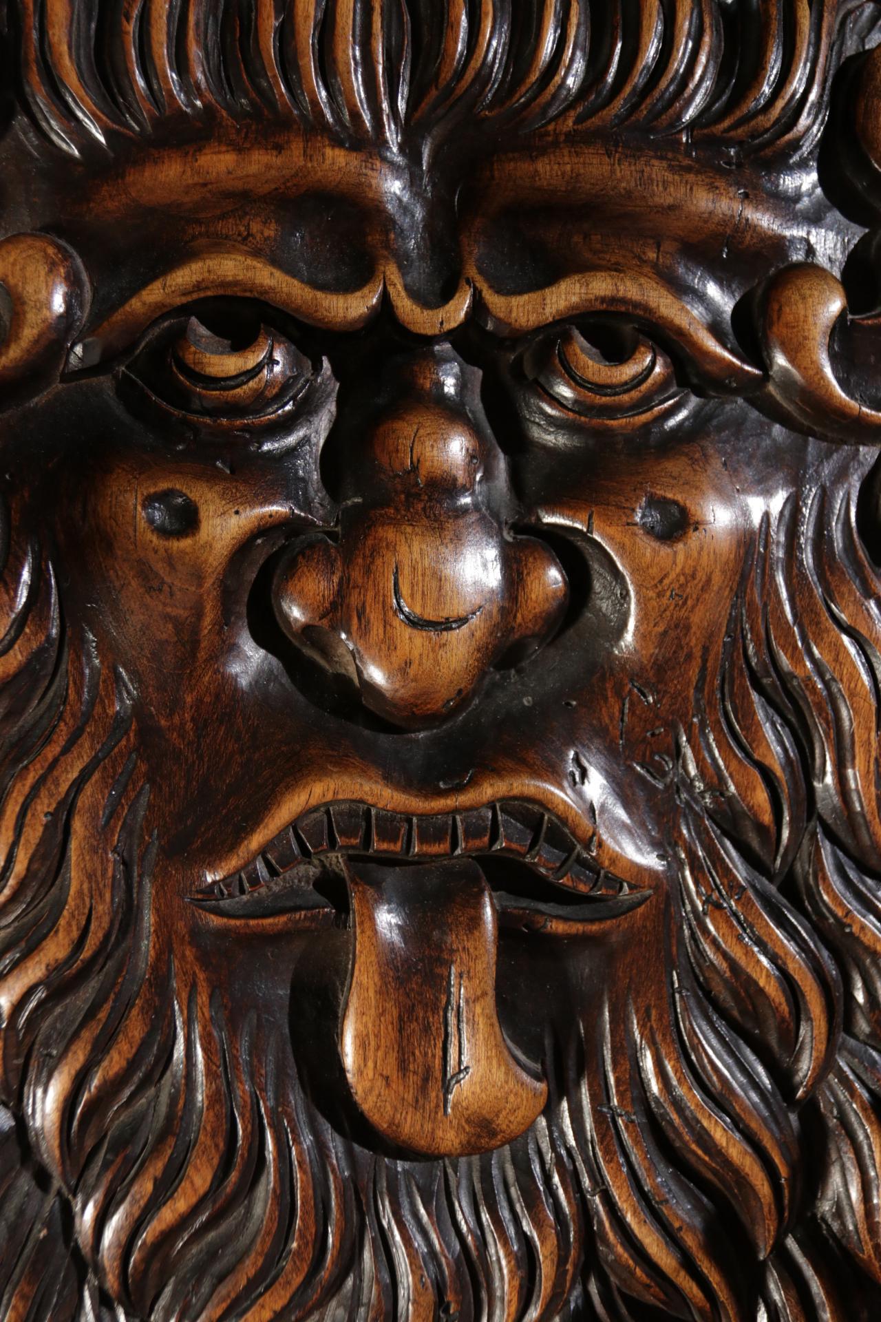 Beautiful 17th century (1650-1680) Sgabello.
The countries where this could originate are located in and around the Alps. So Switzerland, Austria, Southern Germany, and Northern Italy.
Made of solid walnut and it has a beautiful color and patina.