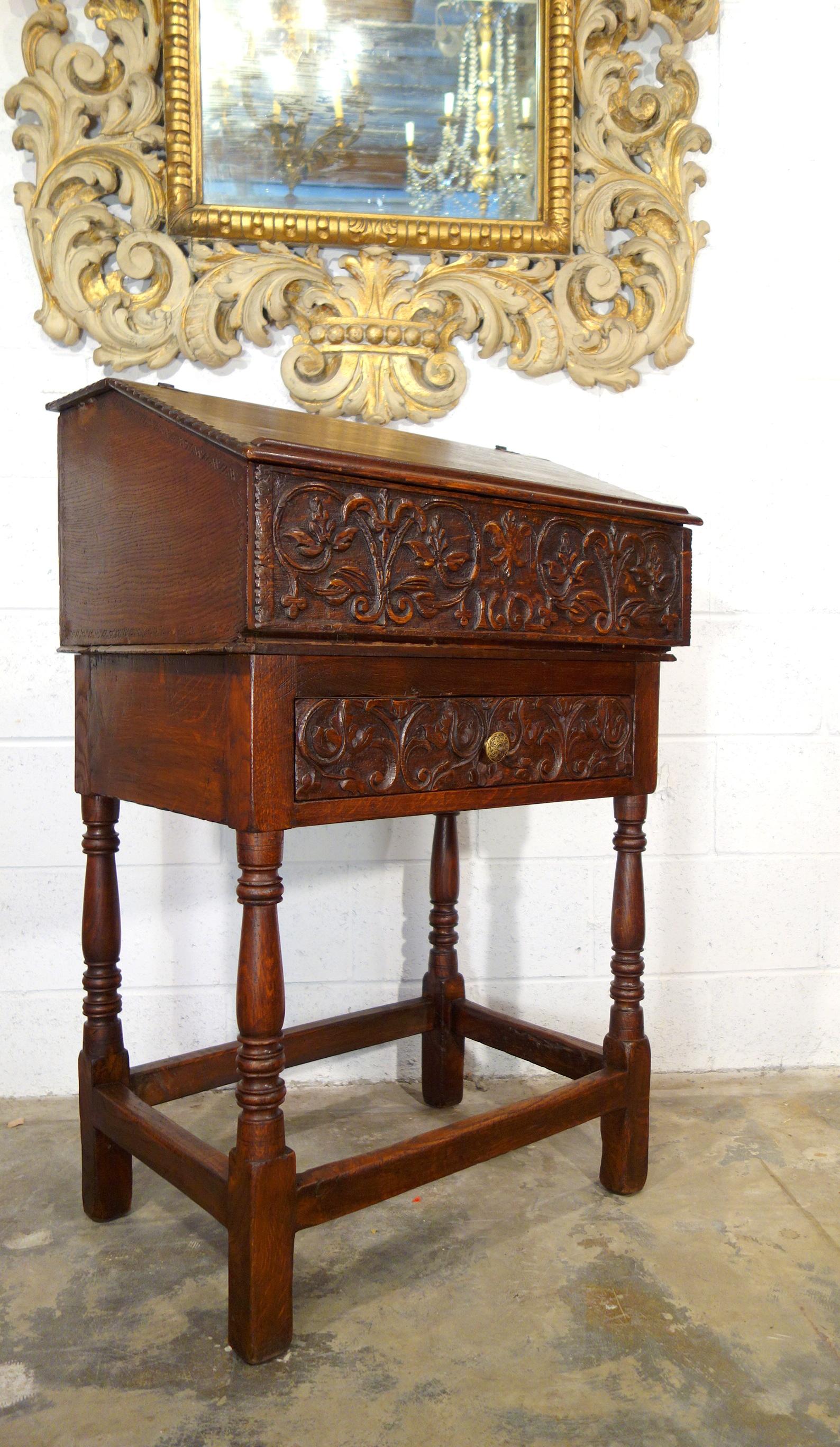 17th Century Renaissance Italian Chestnut Leggio Music Desk, Base Lectern Table 9