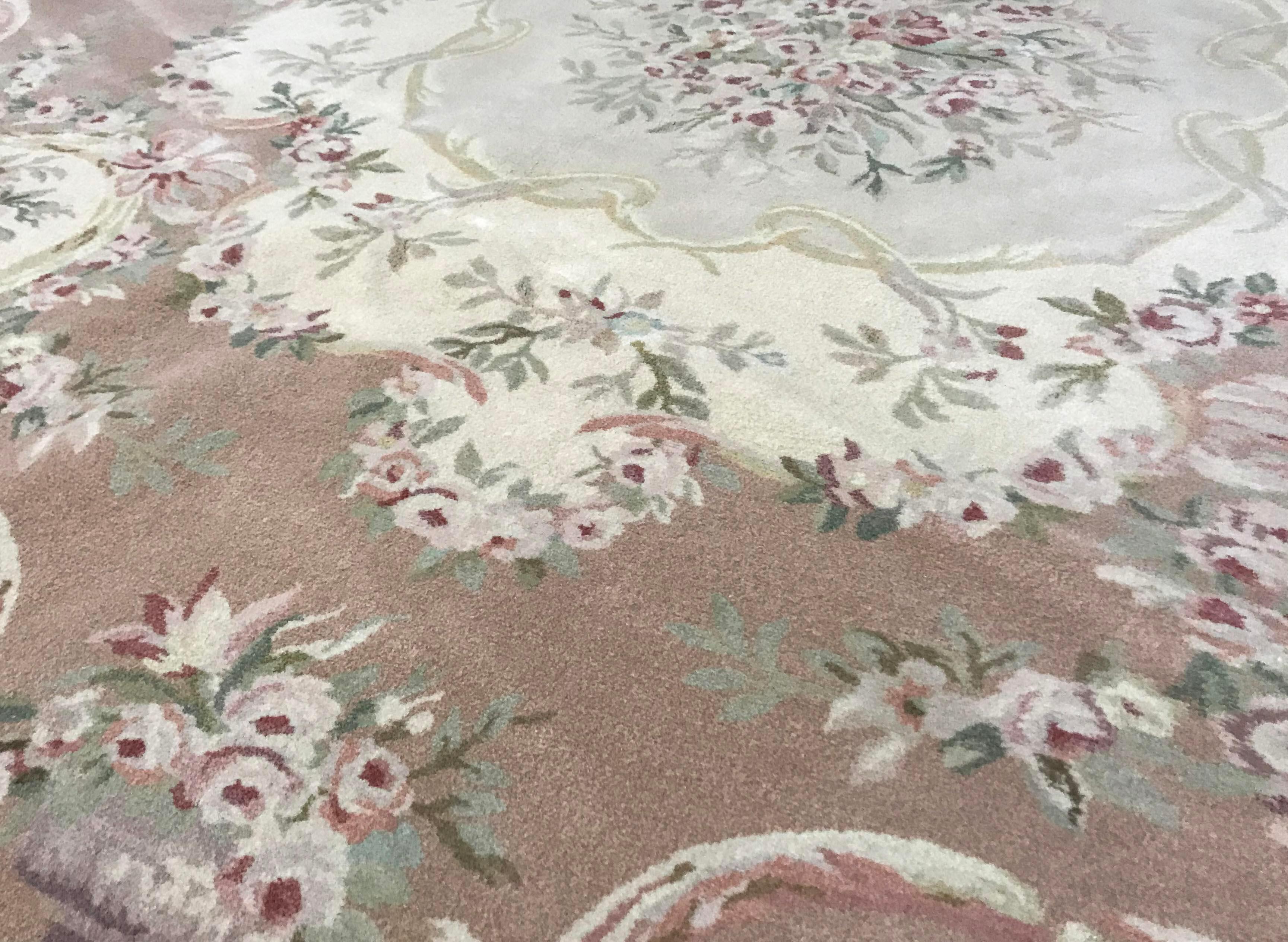 Hand-Woven 17th Century Round Traditional French Aubusson Style Flat-Weave Rug