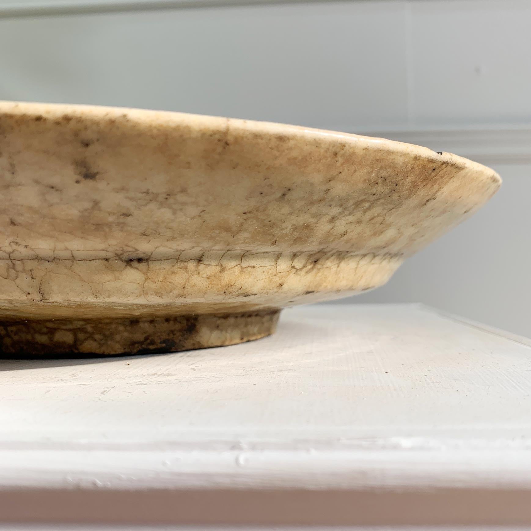 Fino al XVIII secolo 17th Century Safavid Blue Pottery Dish in vendita