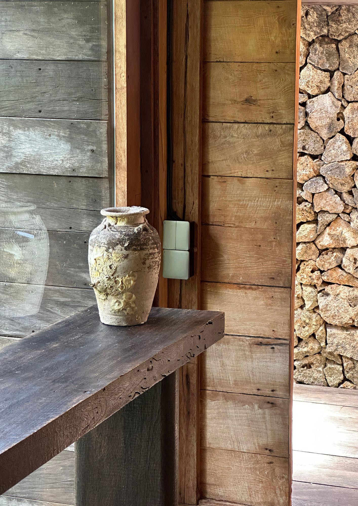 A wonderful example of a Sawankhalok ceramic jar, sourced from a Shipwreck off the Coast of the Indonesian Island of Batam. Batam was one of the most substantial and influential ports in the South China Sea where an abundance of trade was conducted.