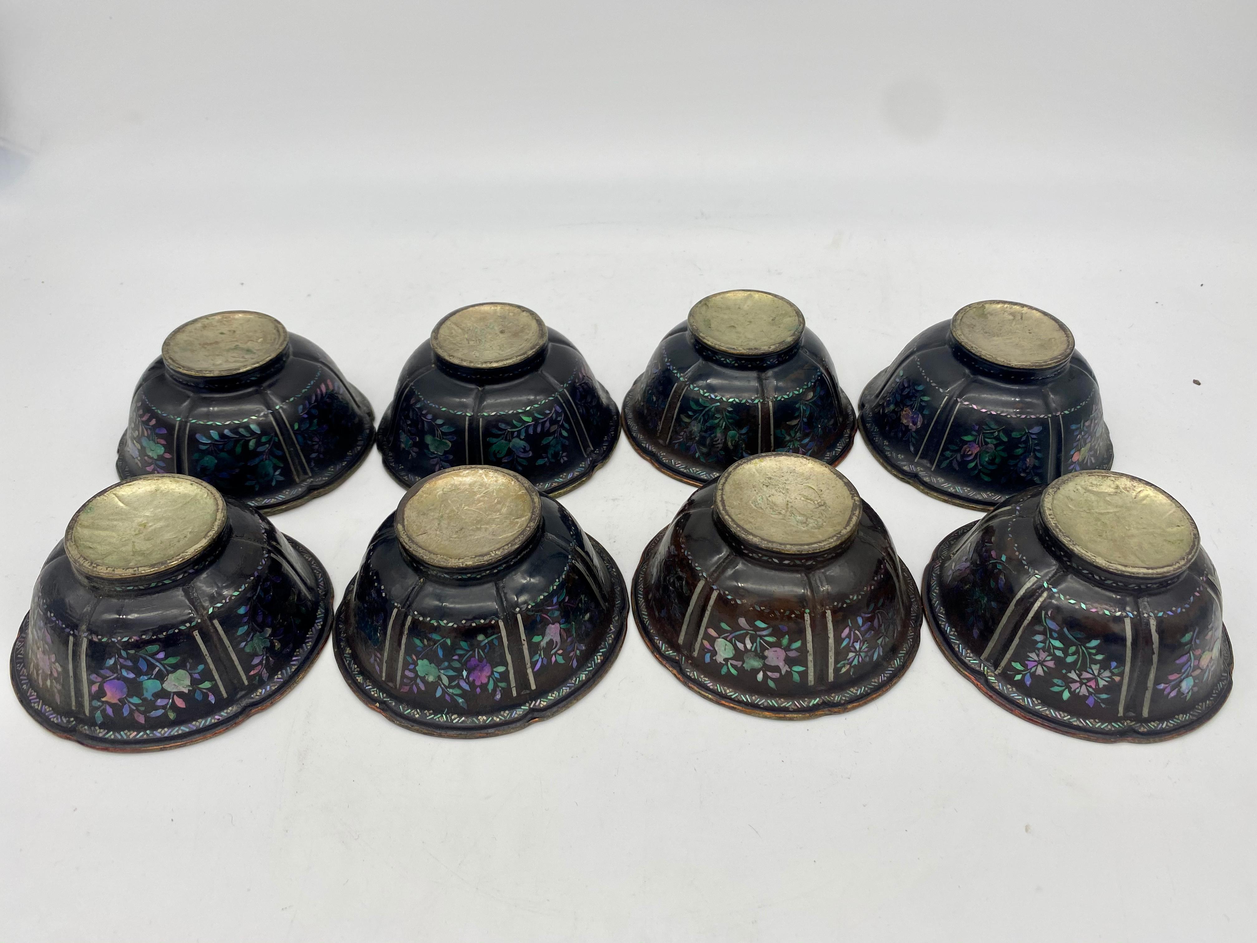 18th Century Set of 8 Chinese Silver Lacquer Bowls with Mother of Pearl Inlaid For Sale 4