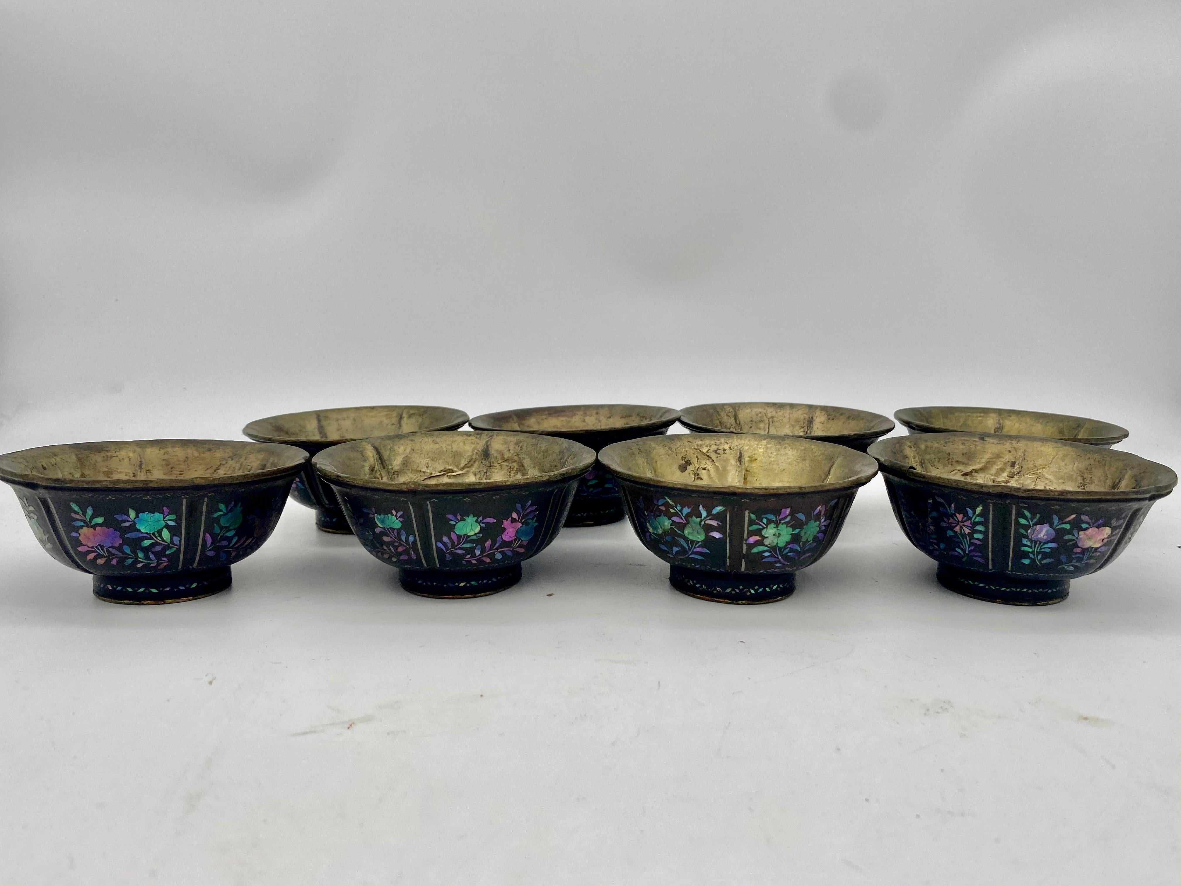 18th Century Set of 8 Chinese Silver Lacquer Bowls with Mother of Pearl Inlaid For Sale 8