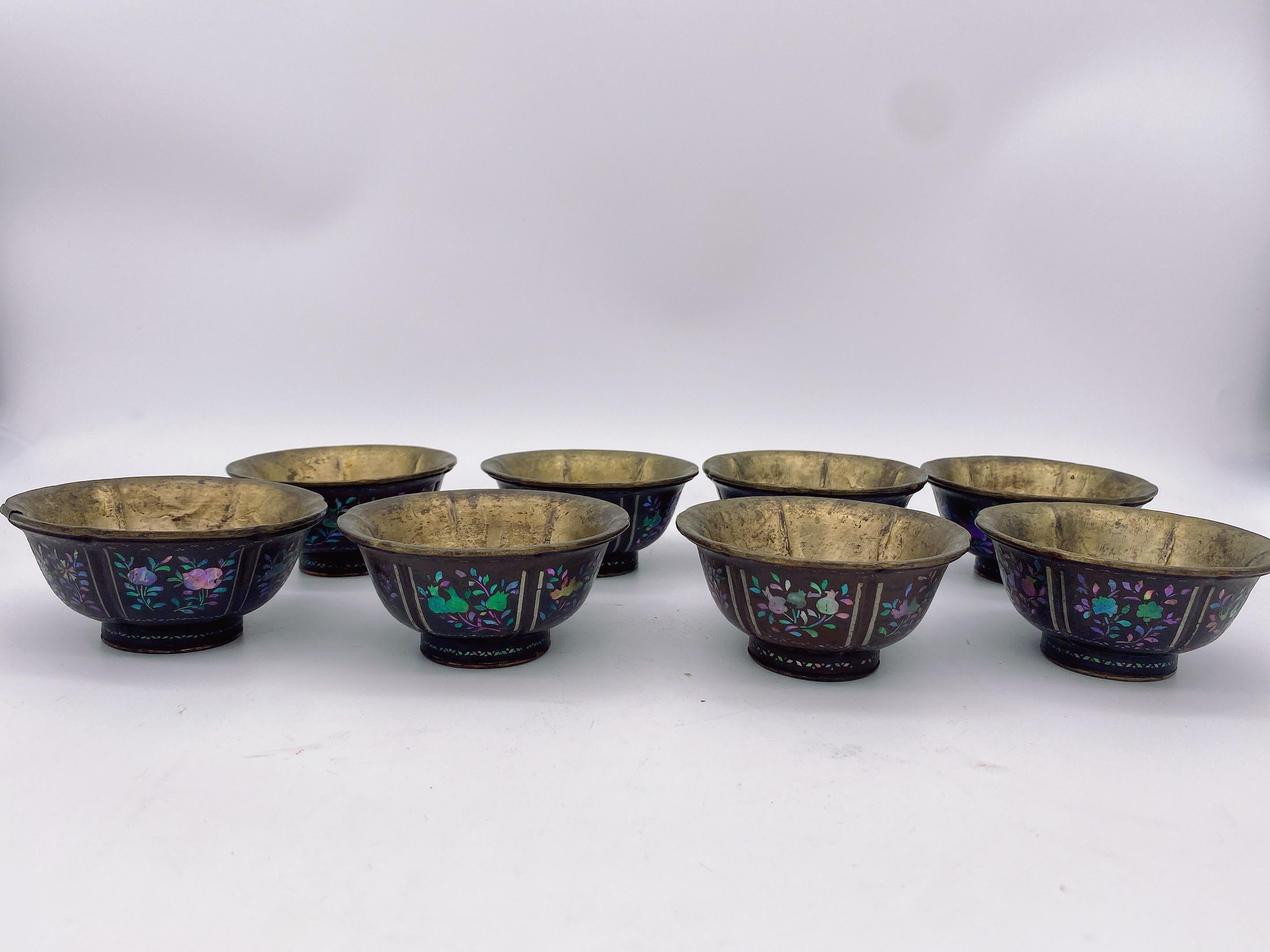 Ming 18th Century Set of 8 Chinese Silver Lacquer Bowls with Mother of Pearl Inlaid For Sale