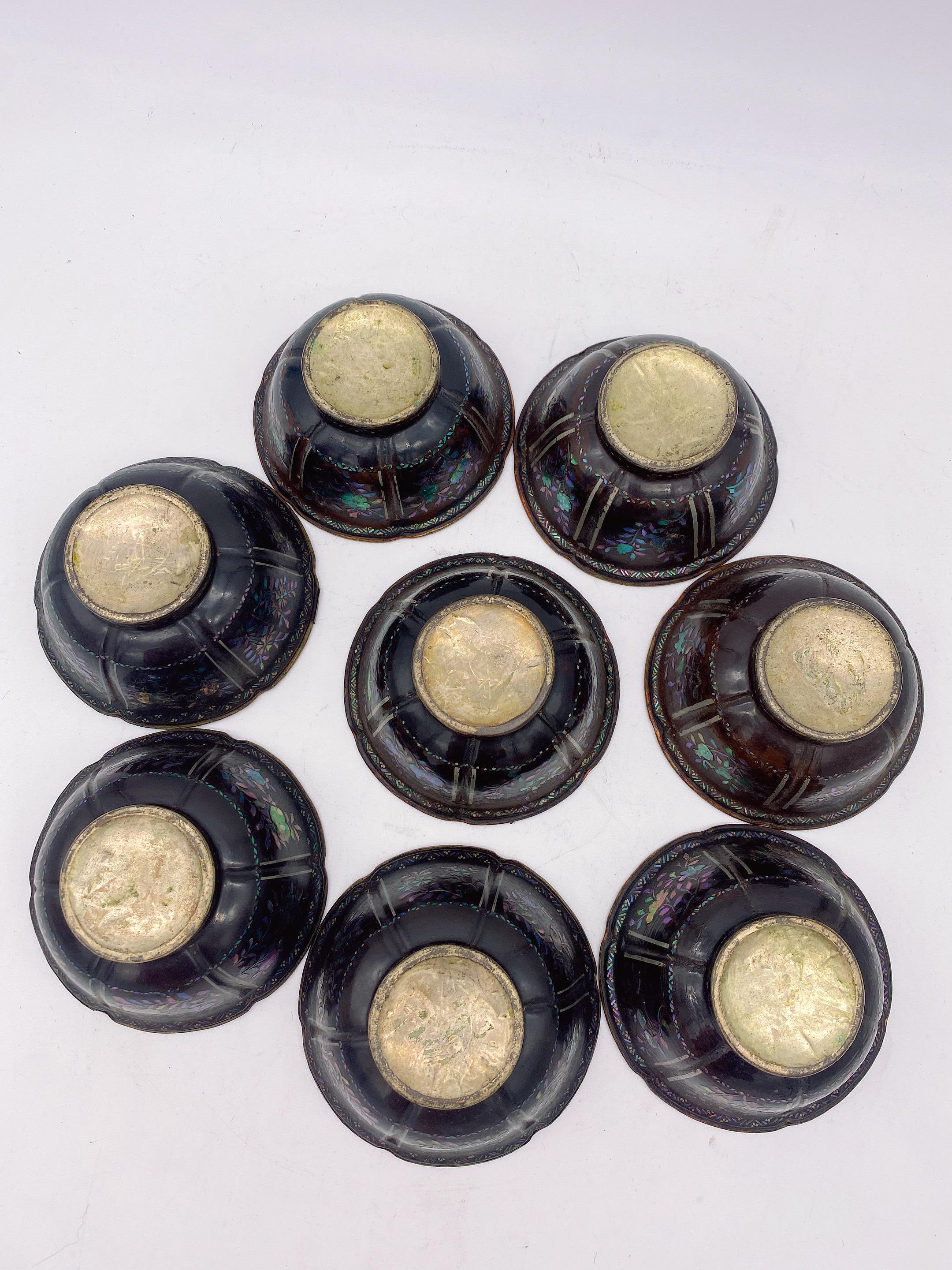 18th Century Set of 8 Chinese Silver Lacquer Bowls with Mother of Pearl Inlaid In Good Condition For Sale In Brea, CA