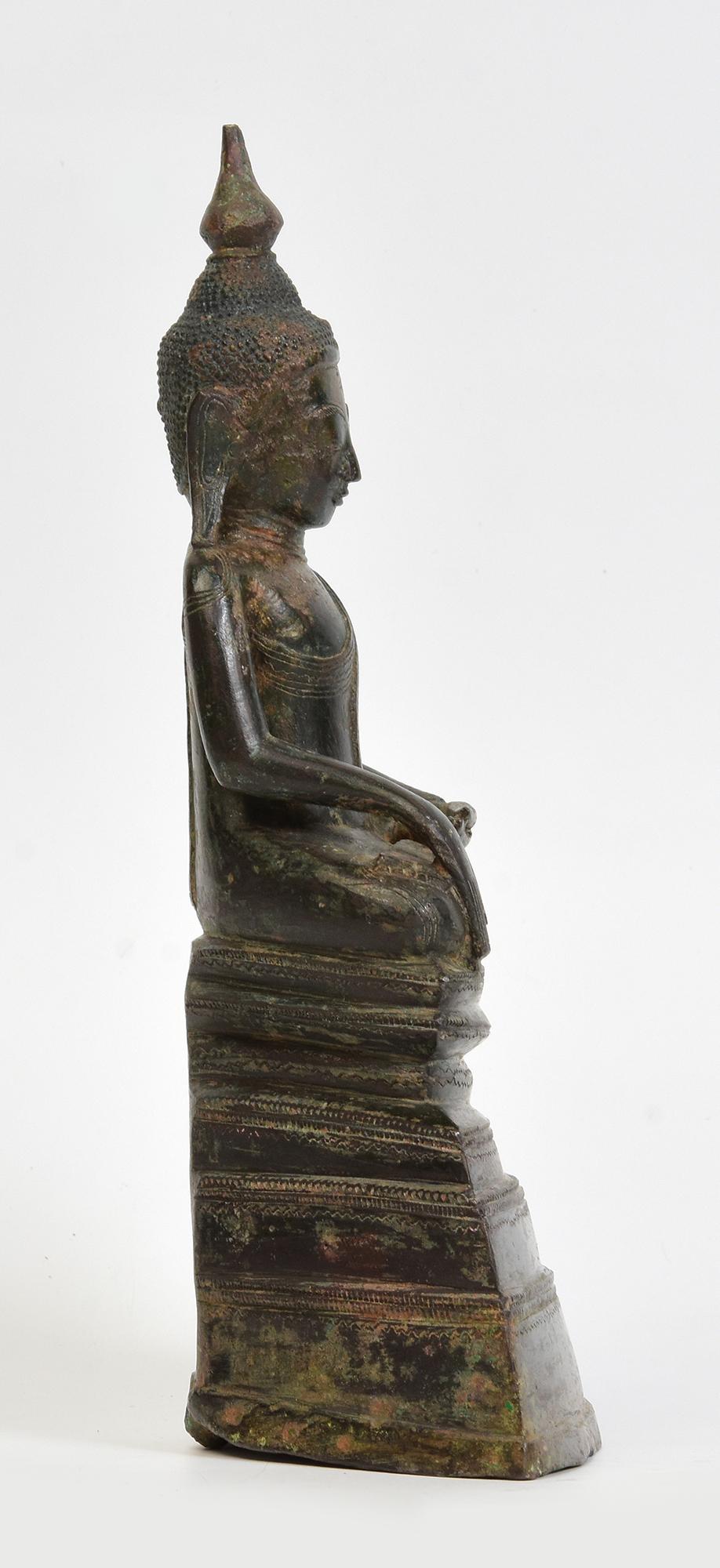 17th Century, Shan, Antique Burmese Bronze Seated Buddha For Sale 5