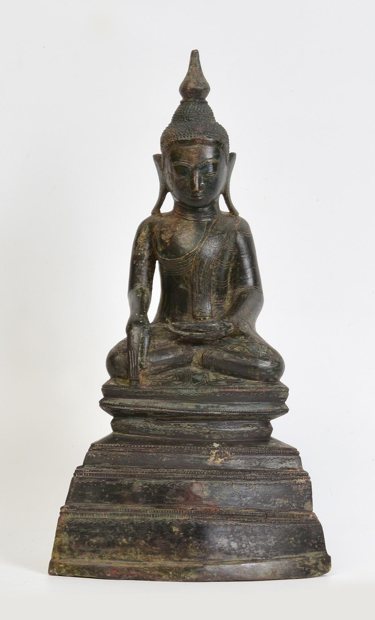 17th Century, Shan, Antique Burmese Bronze Seated Buddha For Sale 7