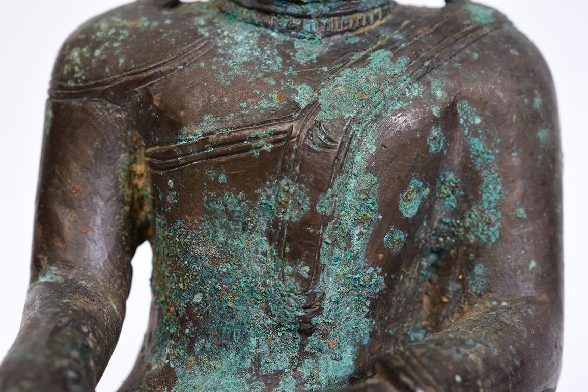 Hand-Carved 17th Century, Shan, Antique Burmese Bronze Seated Buddha For Sale