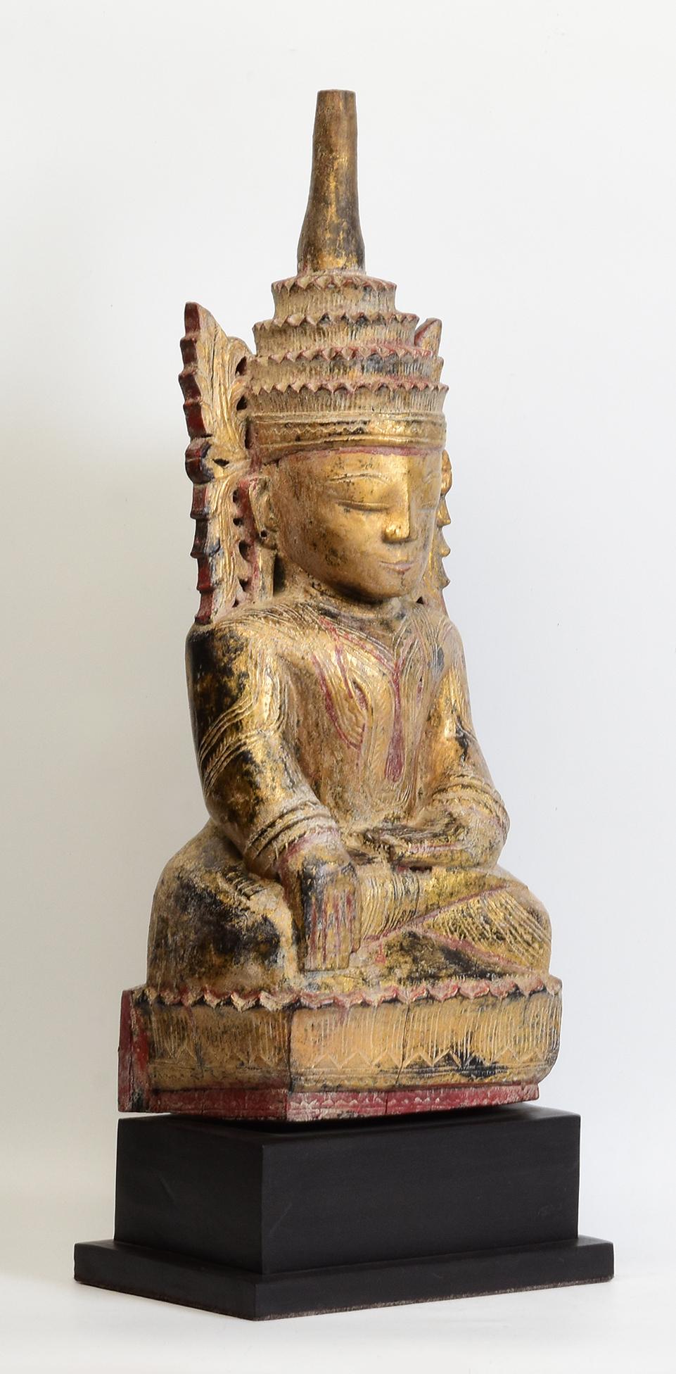 17th Century, Shan, Antique Burmese Wooden King Crowned Seated Buddha For Sale 7