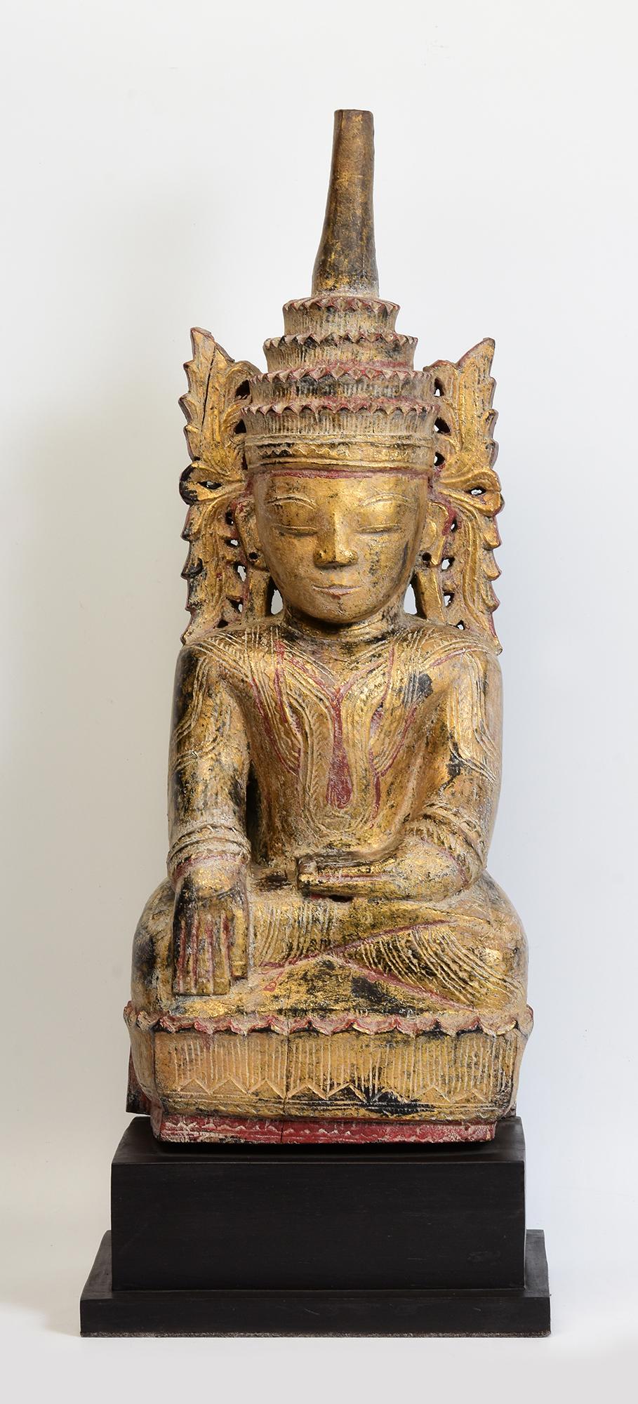 17th Century, Shan, Antique Burmese Wooden King Crowned Seated Buddha For Sale 8