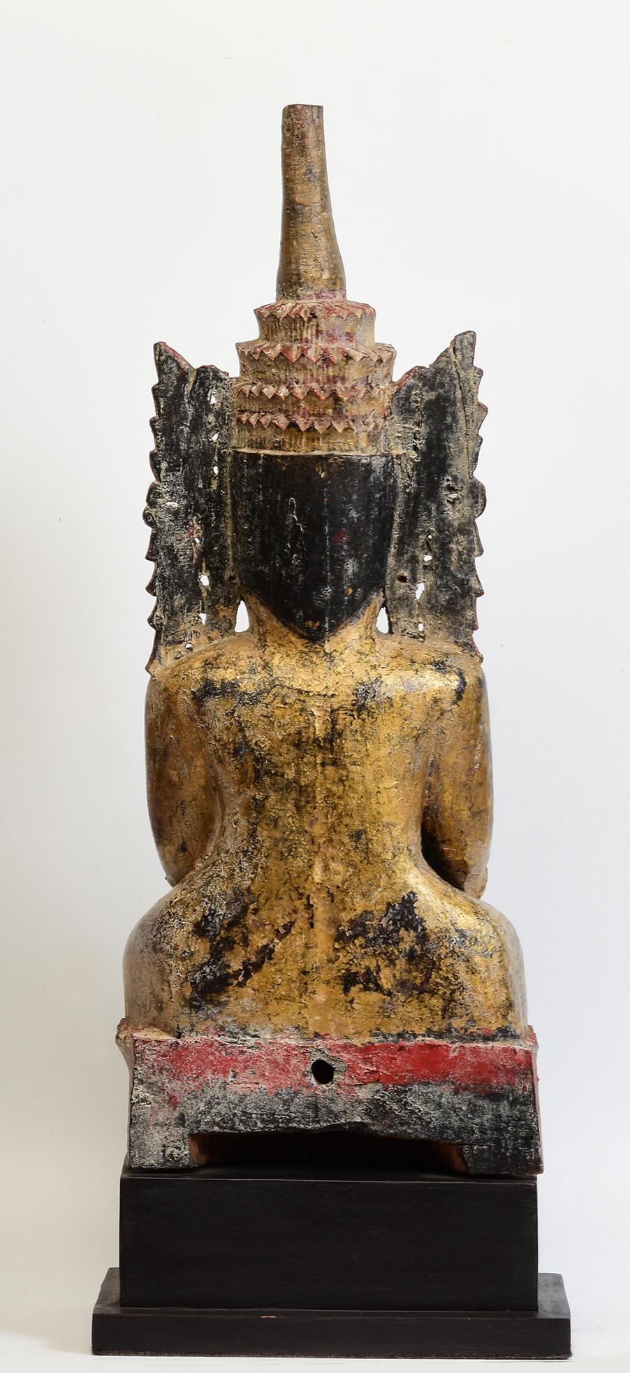 17th Century, Shan, Antique Burmese Wooden King Crowned Seated Buddha For Sale 3