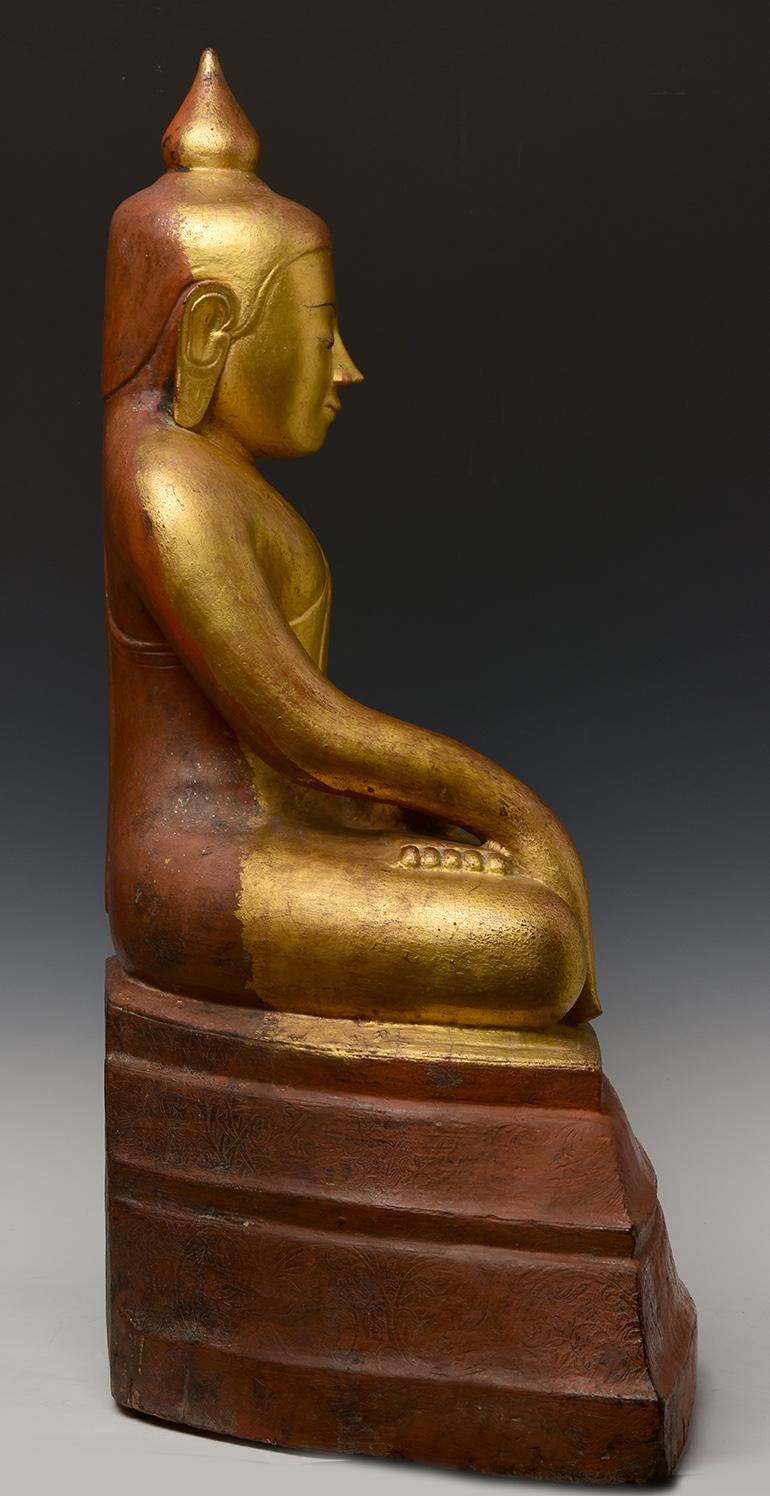 Bouddha assis en bois birman ancien Shan du 17ème siècle en vente 4