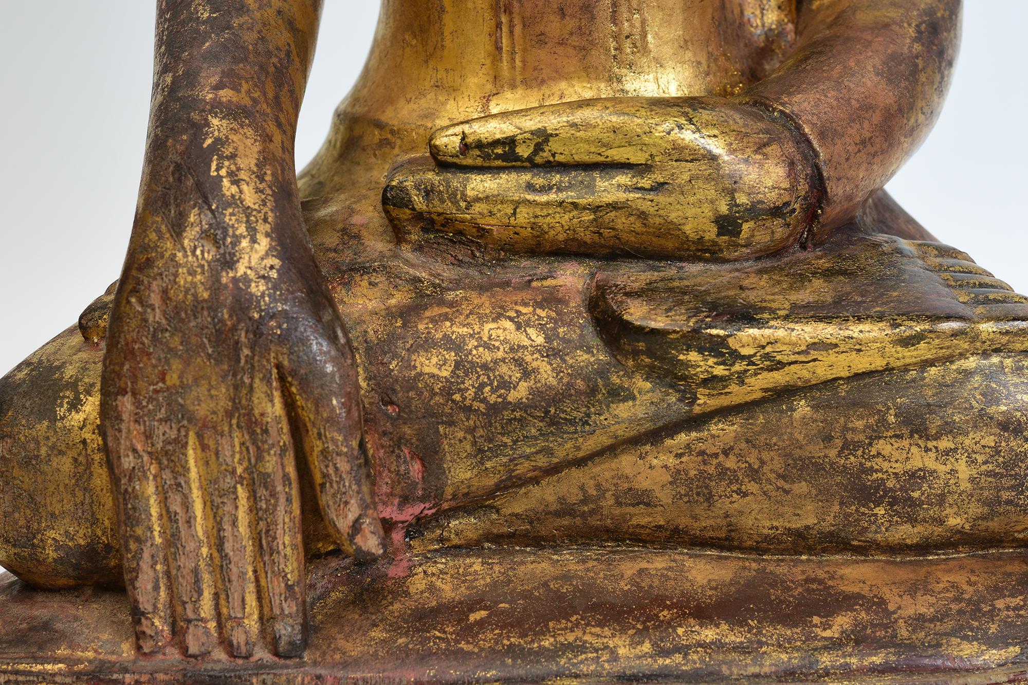 17th Century, Shan, Antique Burmese Wooden Seated Buddha In Good Condition For Sale In Sampantawong, TH