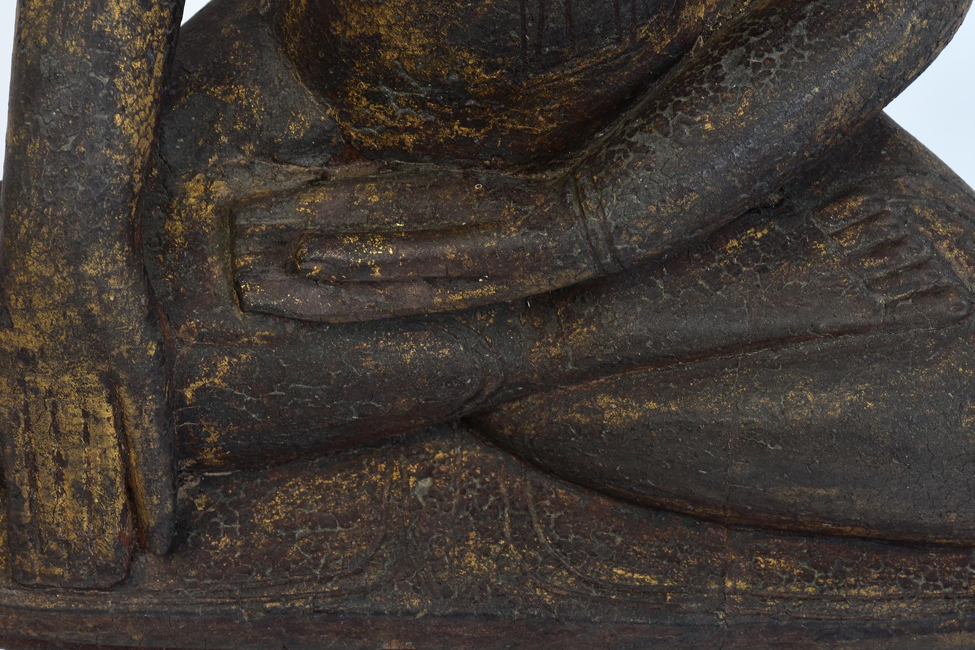 Bouddha assis en bois birman ancien Shan du 17ème siècle Bon état - En vente à Sampantawong, TH