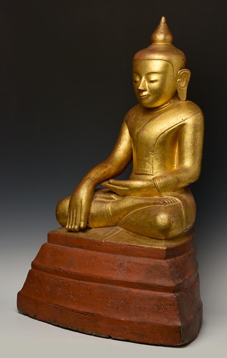 Bois Bouddha assis en bois birman ancien Shan du 17ème siècle en vente