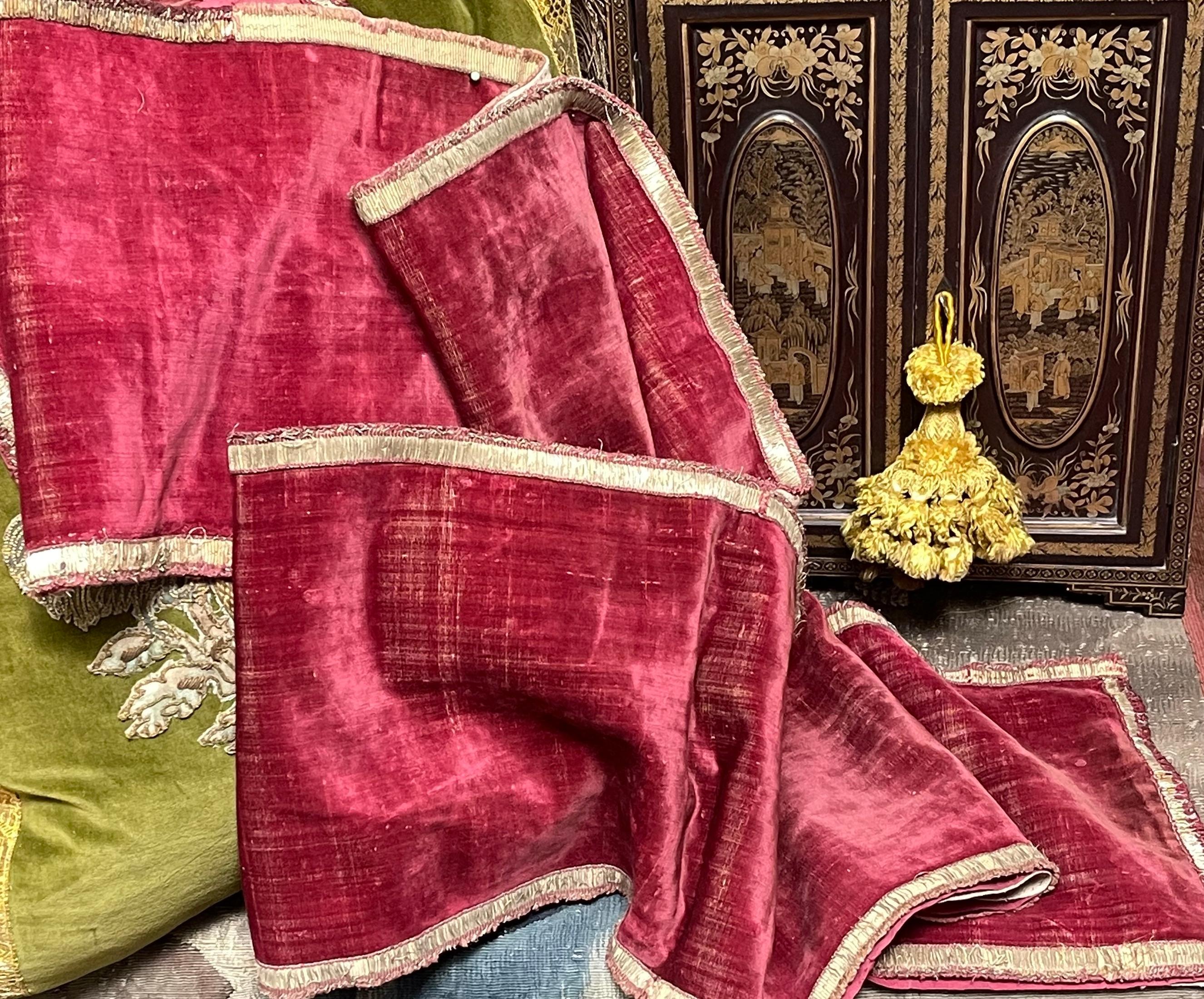 A silk velvet Runner / Pelmet / Valance
Italian and dating from early 17th century circa 1630

Exquisite gently time worn appeal

Retains 17th century metallic braid on all four sides , backed with antique linen
Very decorative rare hard to find