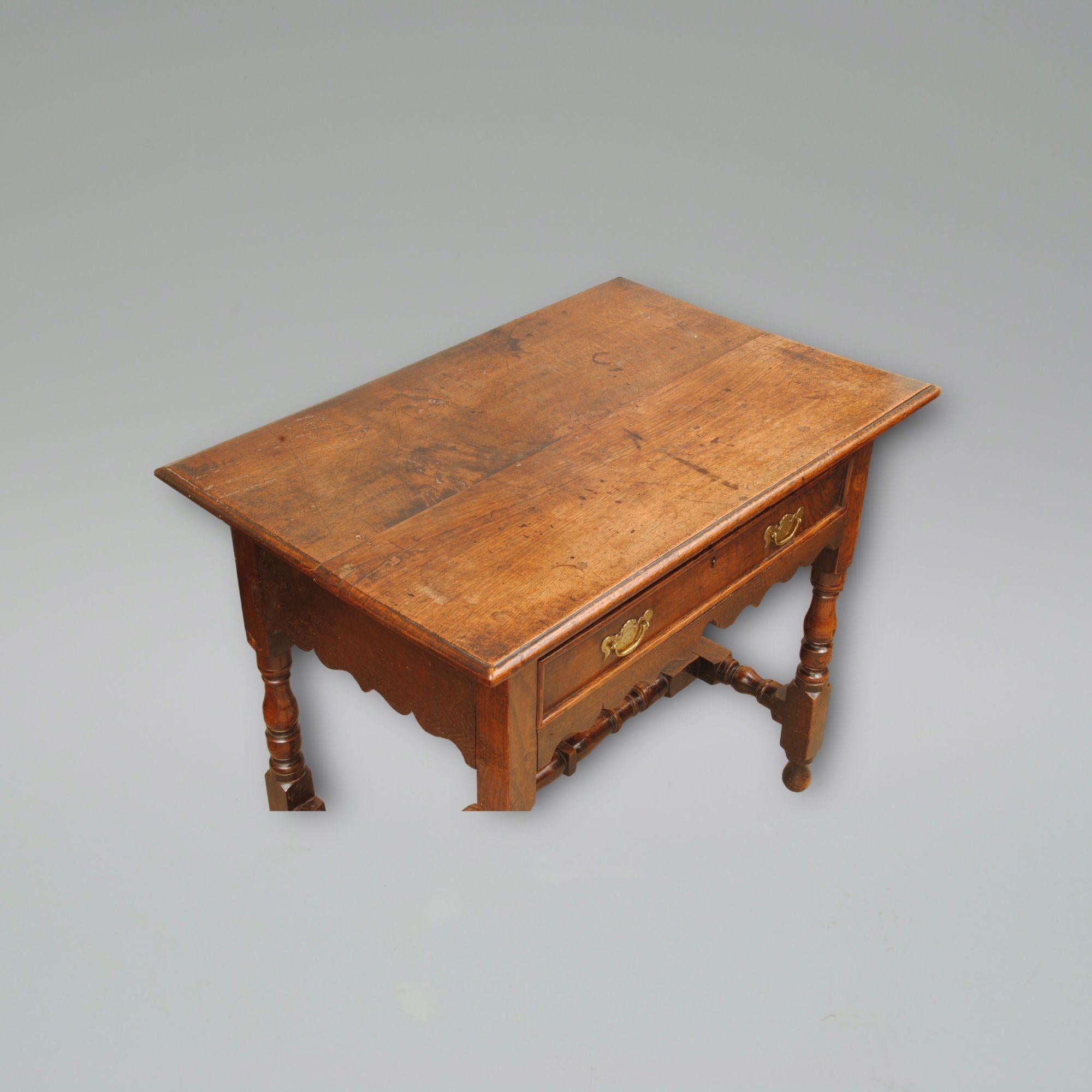 English 17th Century Single Drawer Oak Side Table For Sale