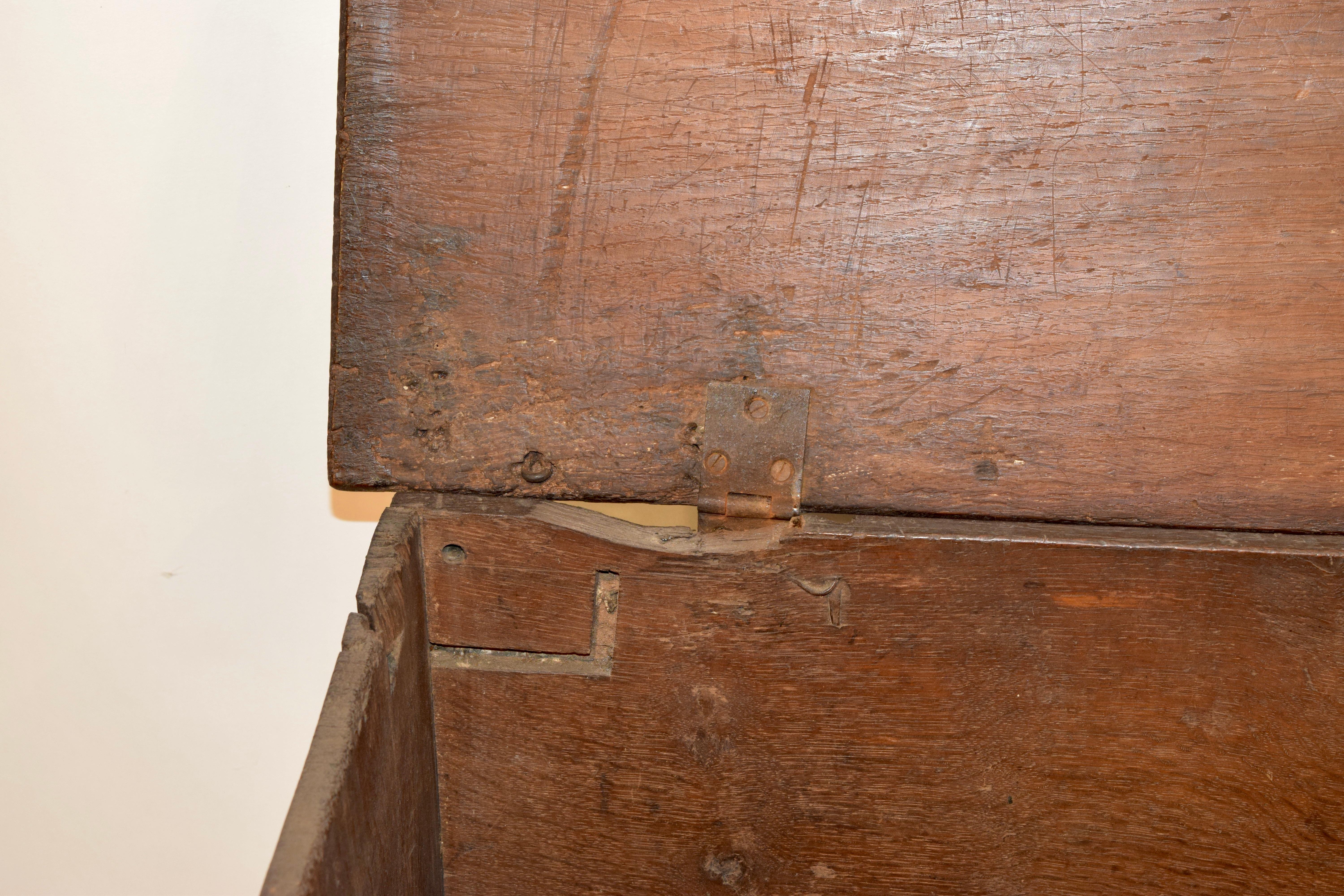 17th Century Six Board Sword Chest For Sale 5