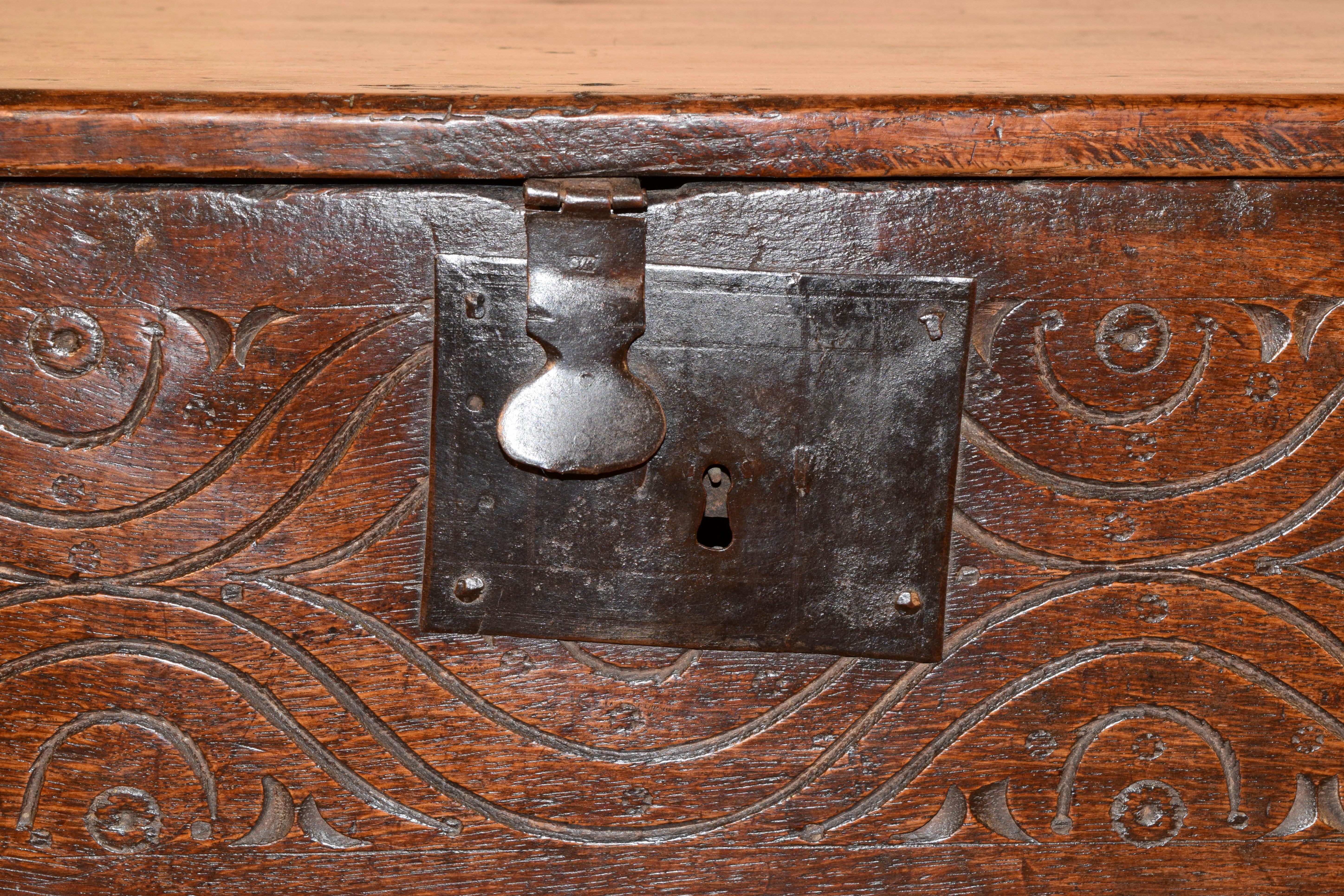 17th Century Six Board Sword Chest For Sale 1