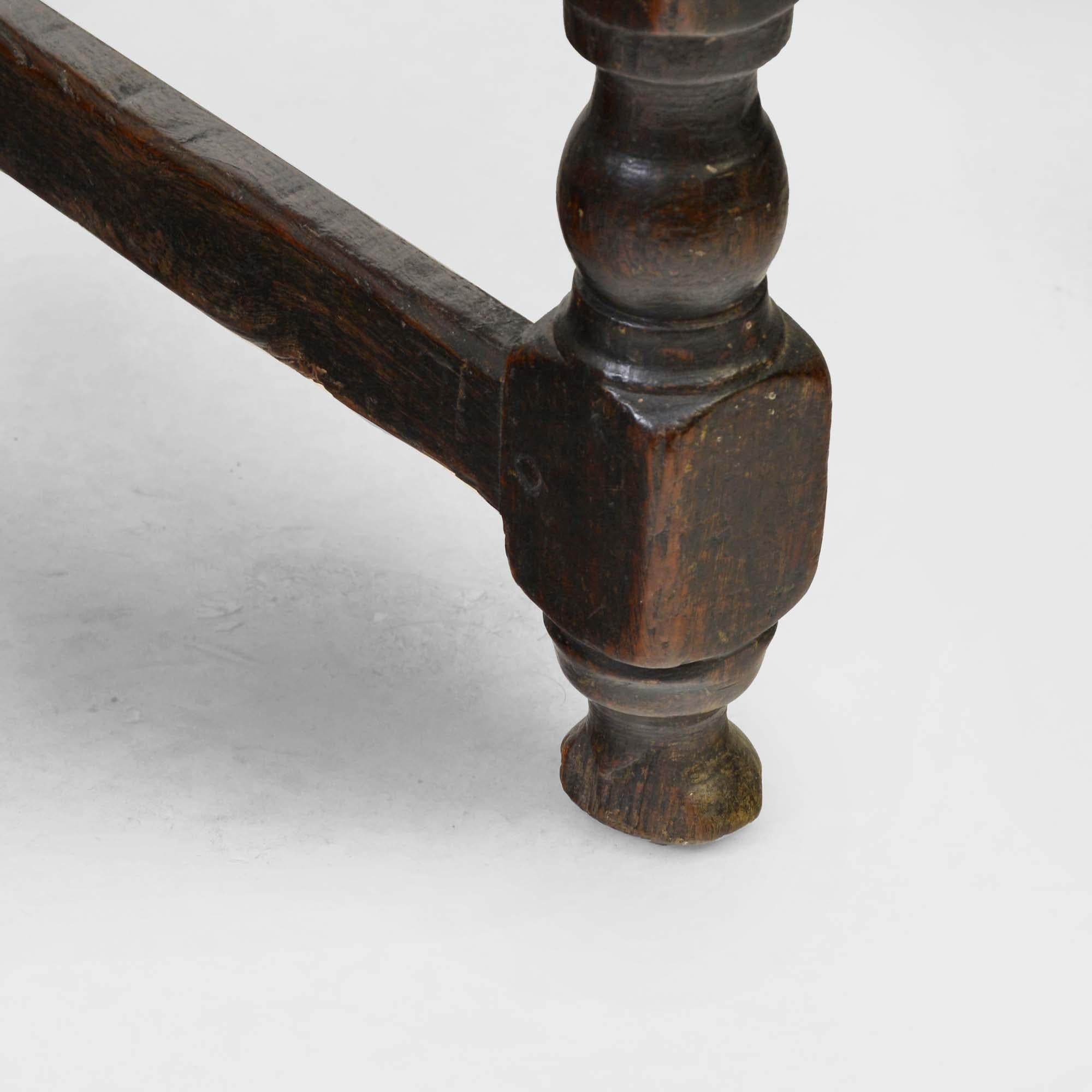 17th century South Yorkshire oak backstool, or chair - antique For Sale 4