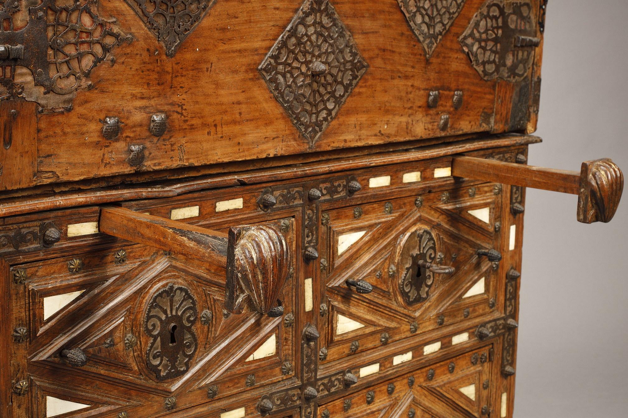 17th Century Spanish Bargueno and Taquillon in Walnut and Bone Marquetry 10