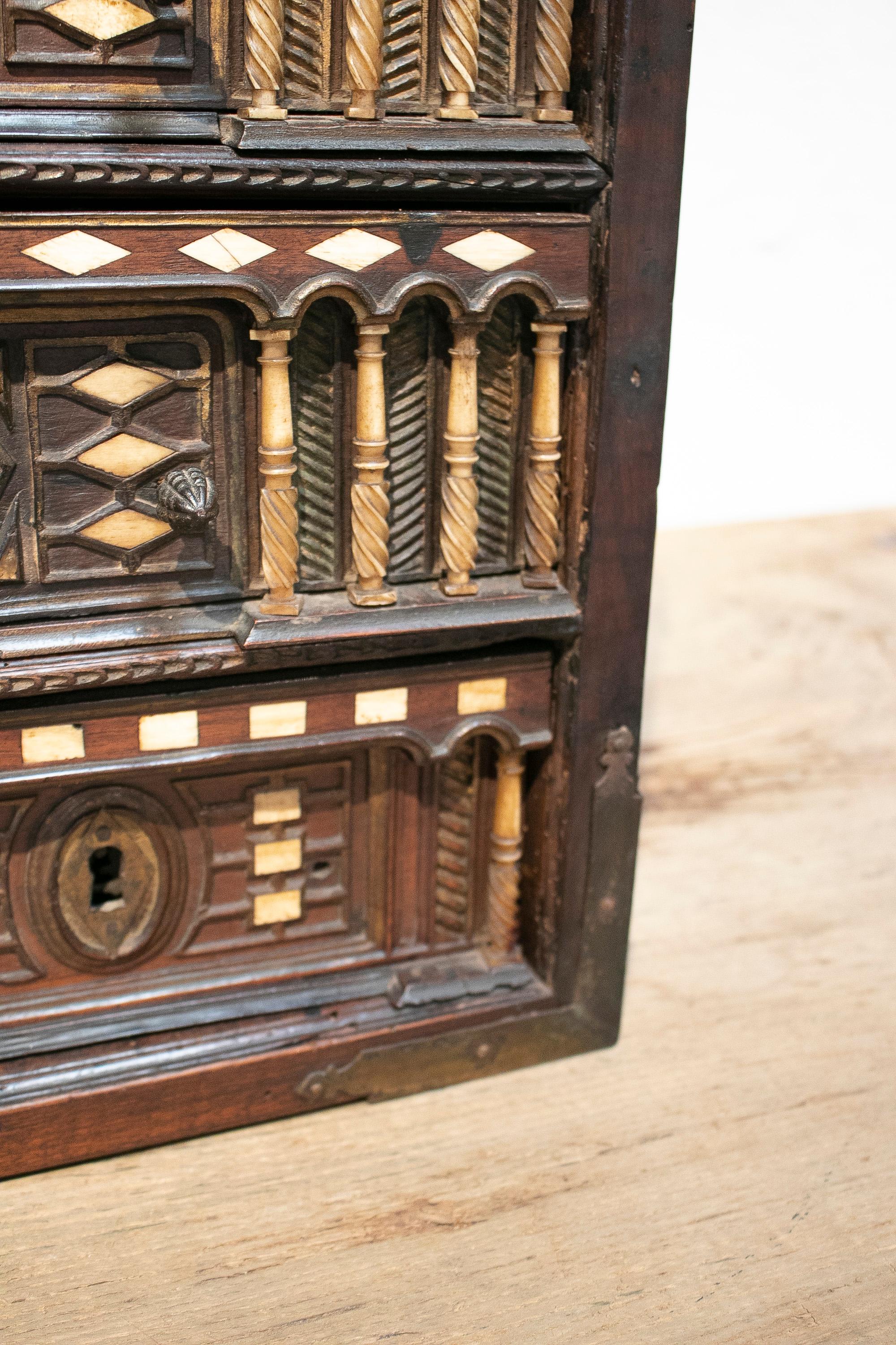 17th Century Spanish Bargueño Desk Hand Made 10-Drawer Wooden Portable Chest 5