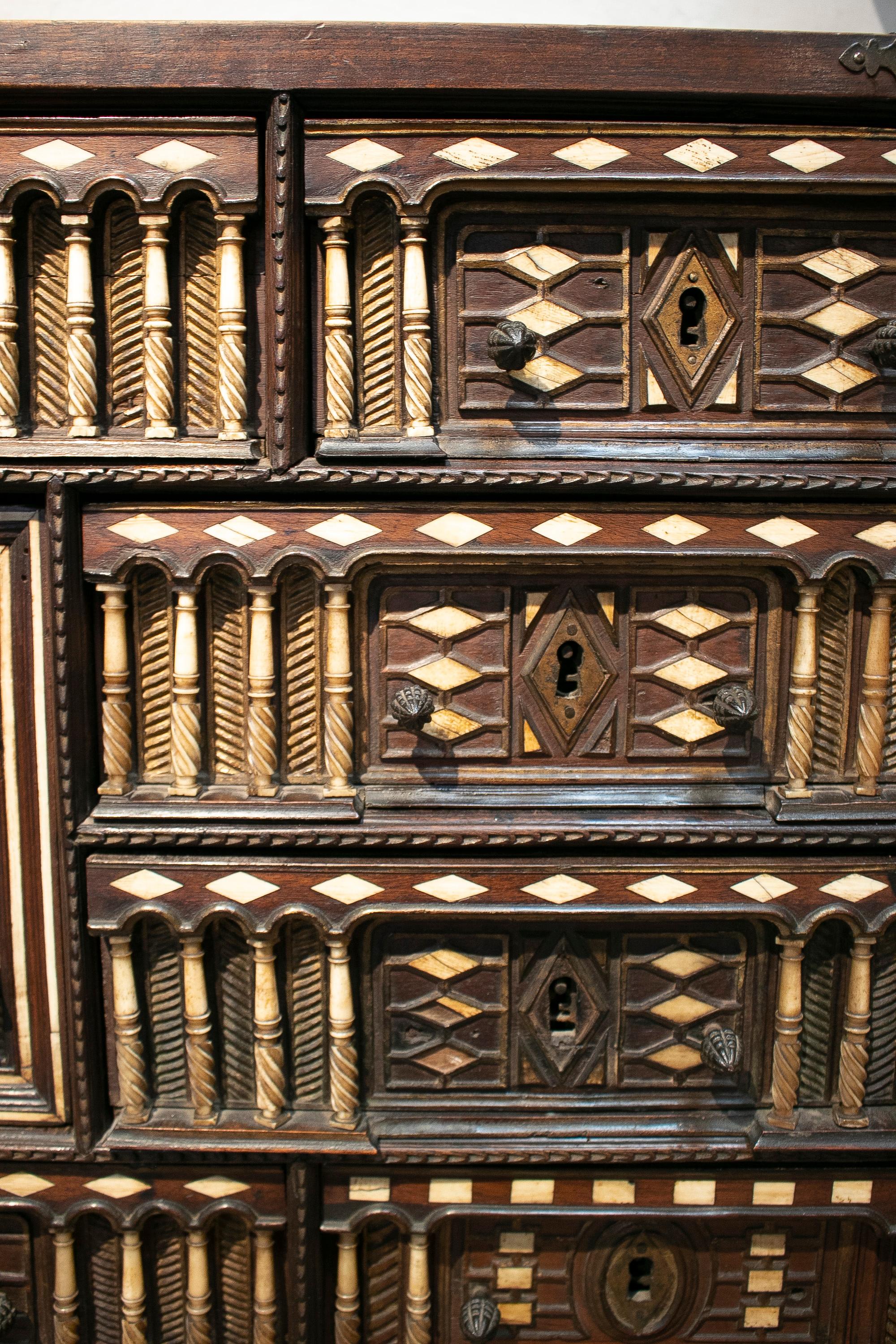 17th Century Spanish Bargueño Desk Hand Made 10-Drawer Wooden Portable Chest 6