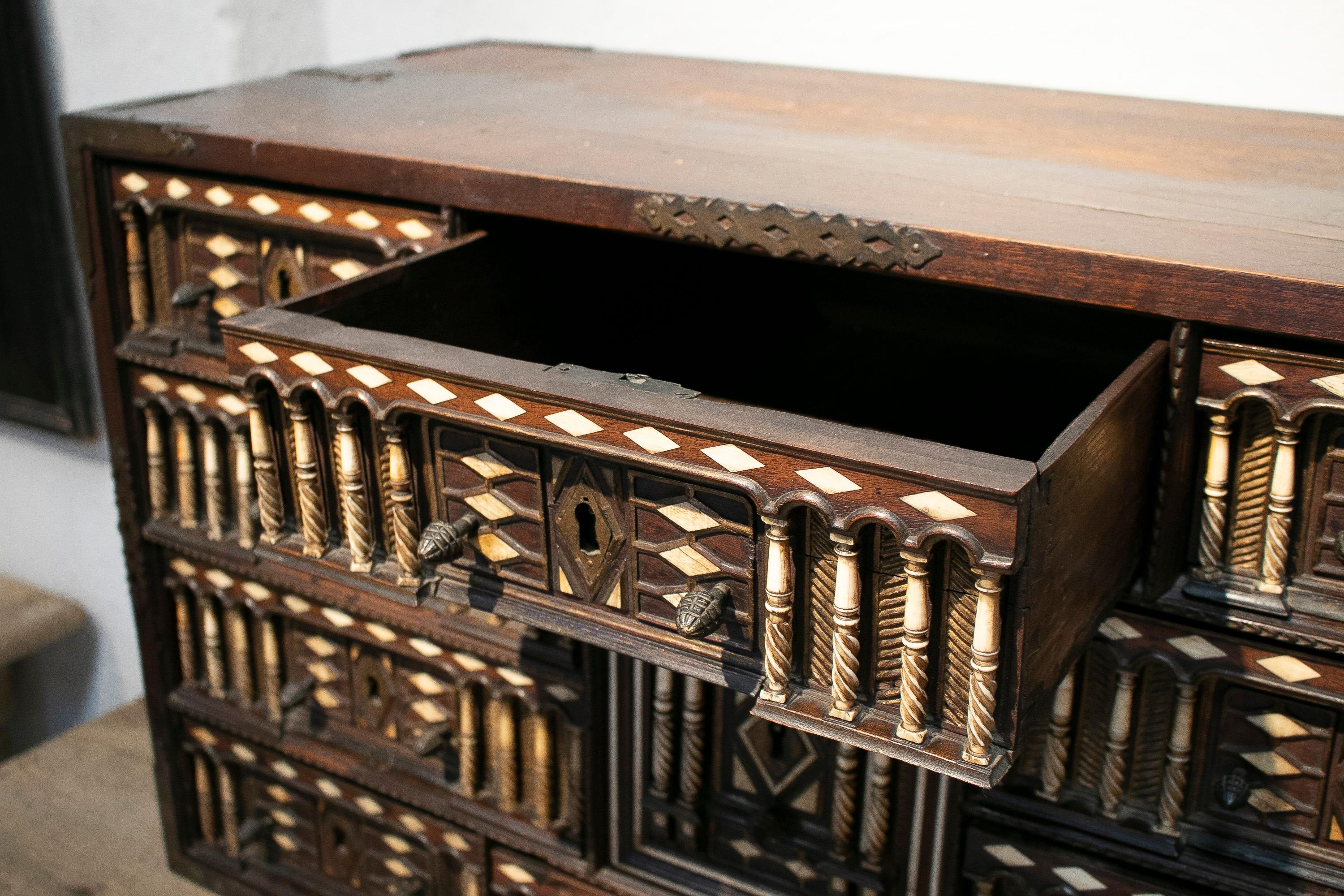 17th Century Spanish Bargueño Desk Hand Made 10-Drawer Wooden Portable Chest 10