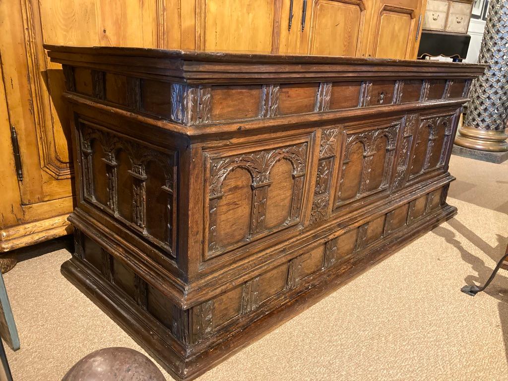 17th Century Spanish Baroque Carved Walnut Blanket Chest For Sale 1