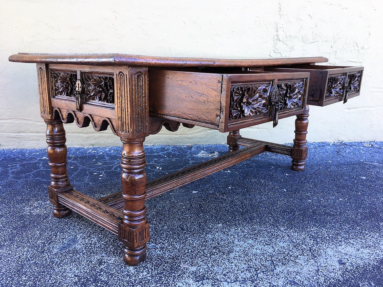 17th Century Spanish Baroque Carved Walnut, Refectory Console Table, Masterpiece In Excellent Condition In Miami, FL