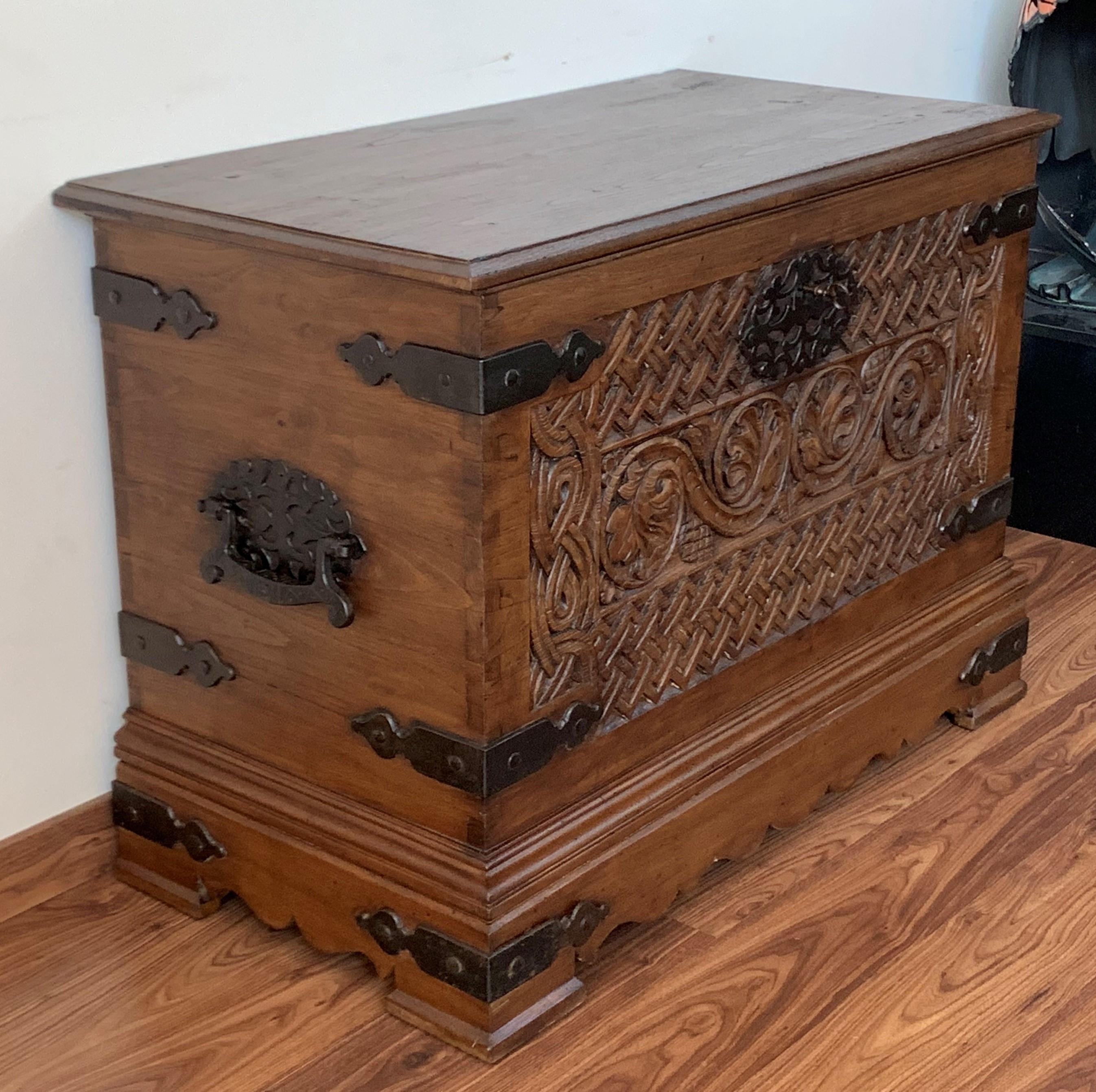 chest in spanish furniture